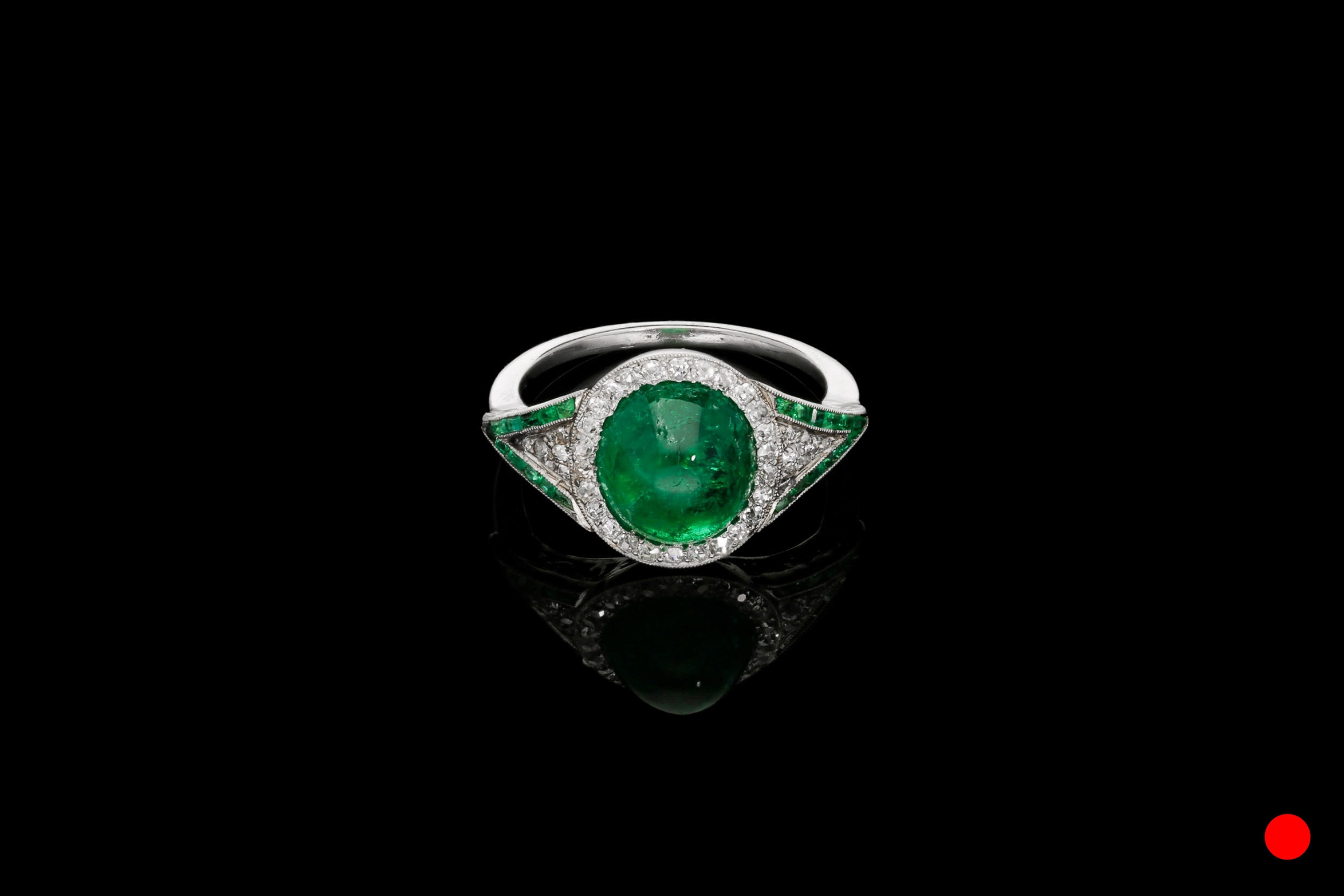 An Art Deco cabochon ring set | £9900