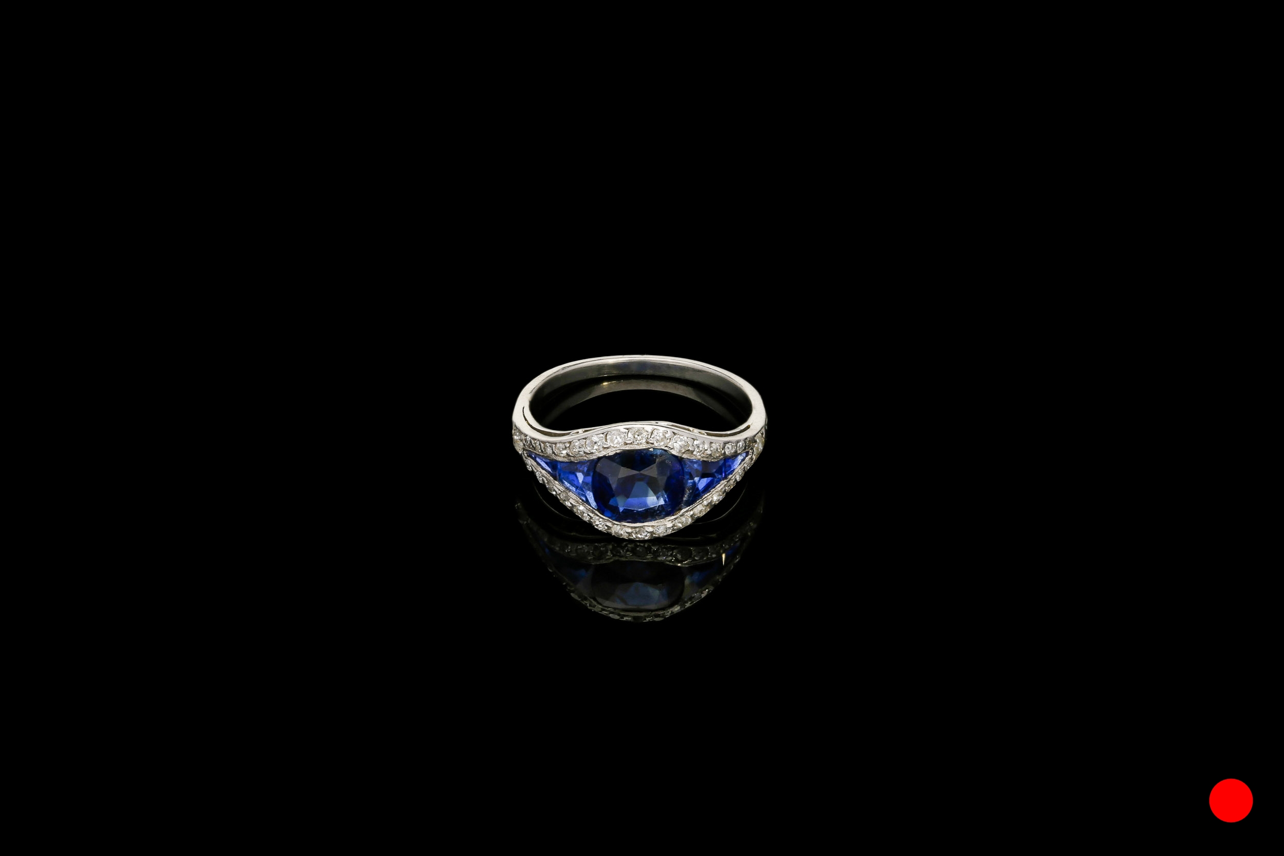 An Art Deco ring set in platinum | £8250