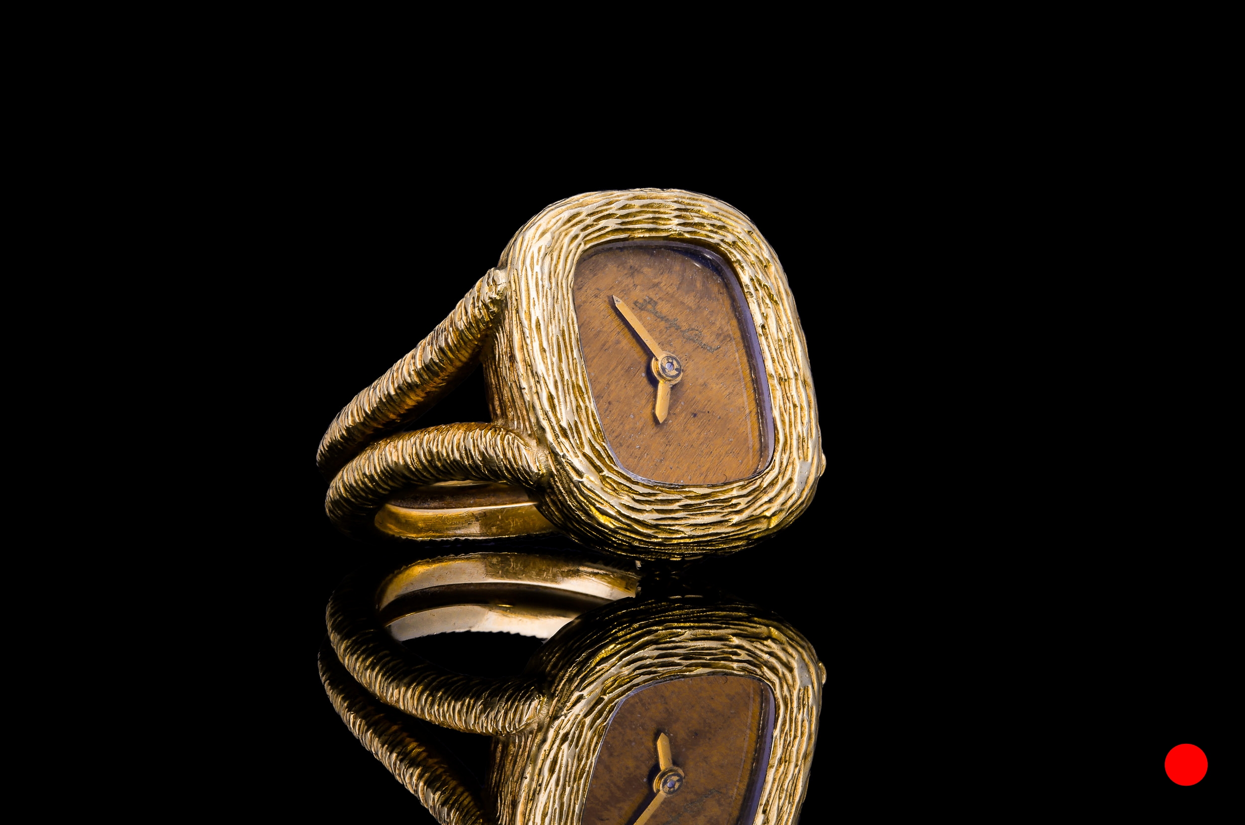 An 18ct gold ring watch by Bueche-Girod | £3200
