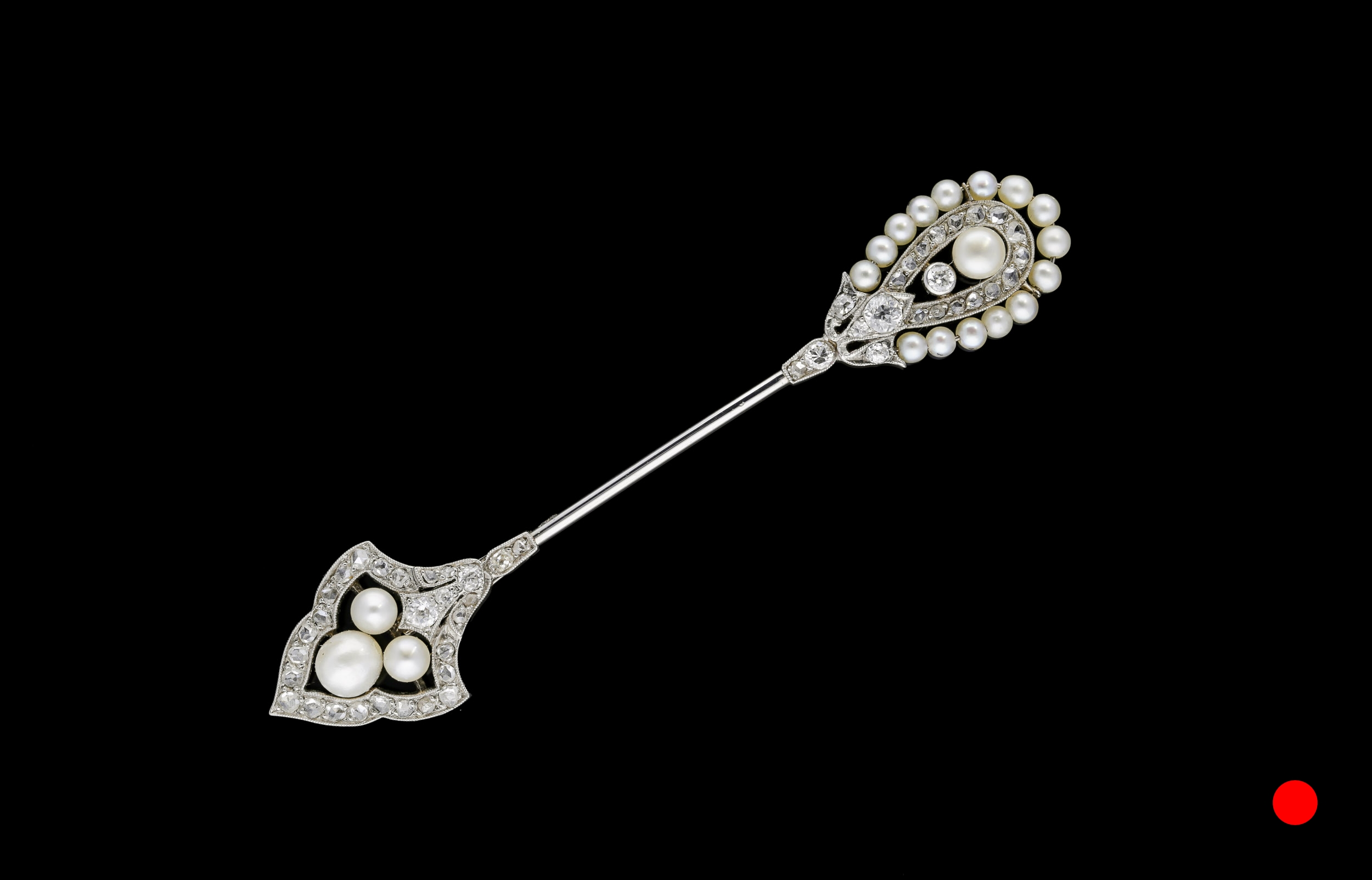 An Edwardian pearl jabot pin | £4850