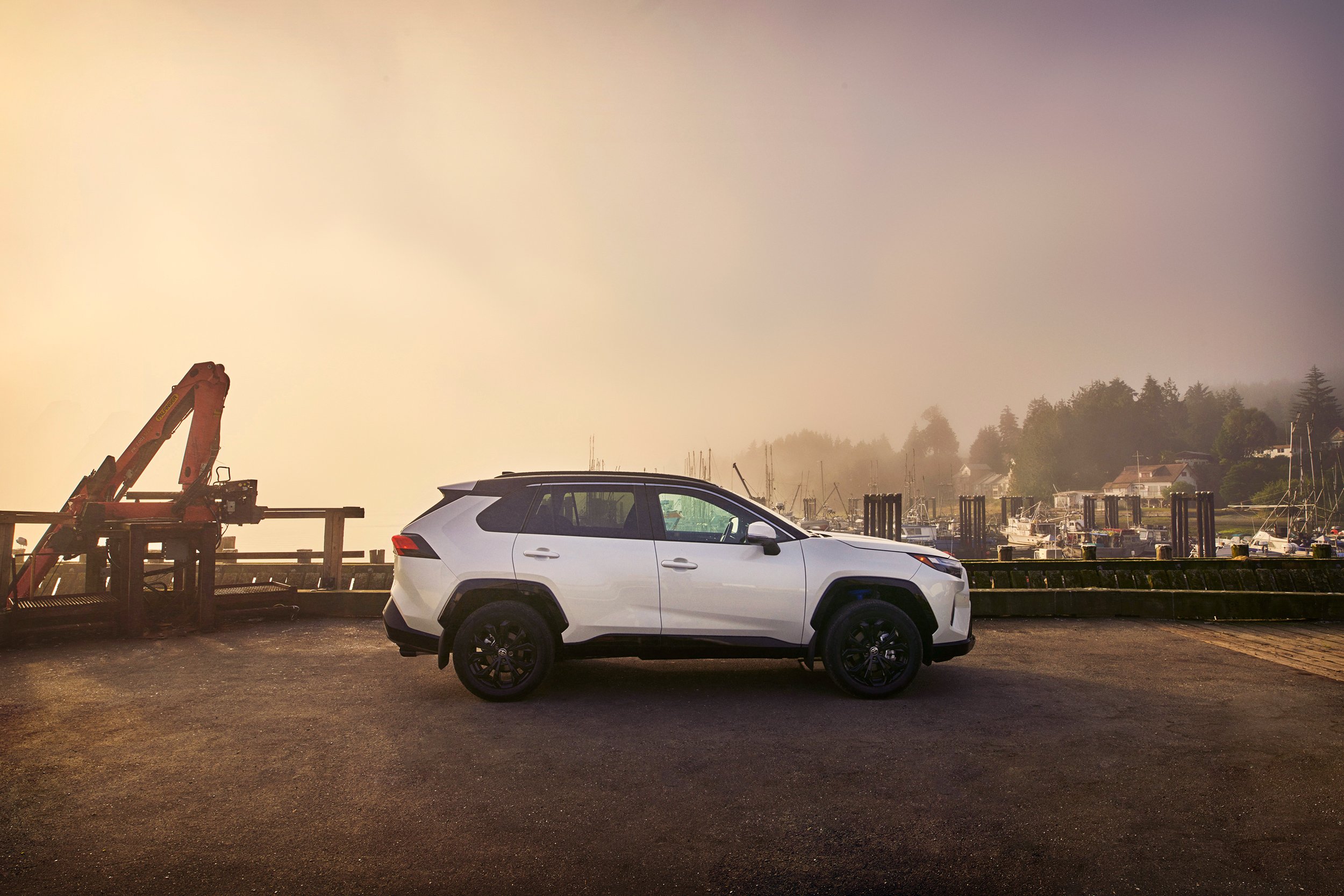 Web_2022-RAV4-Hybrid-Limited-Exterior-19-of-25.jpg