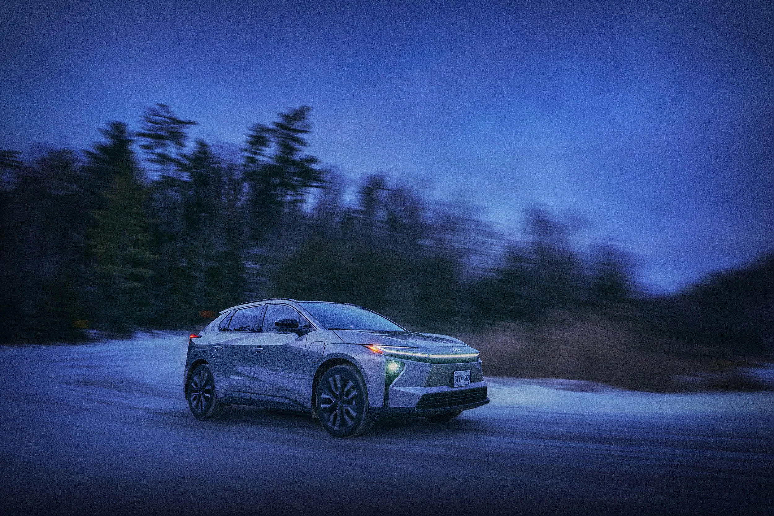 Toyota-bZ-2026-Winter-Automotivr-photographer-Toronto-Canada-Kristof-Arasim-D.jpg