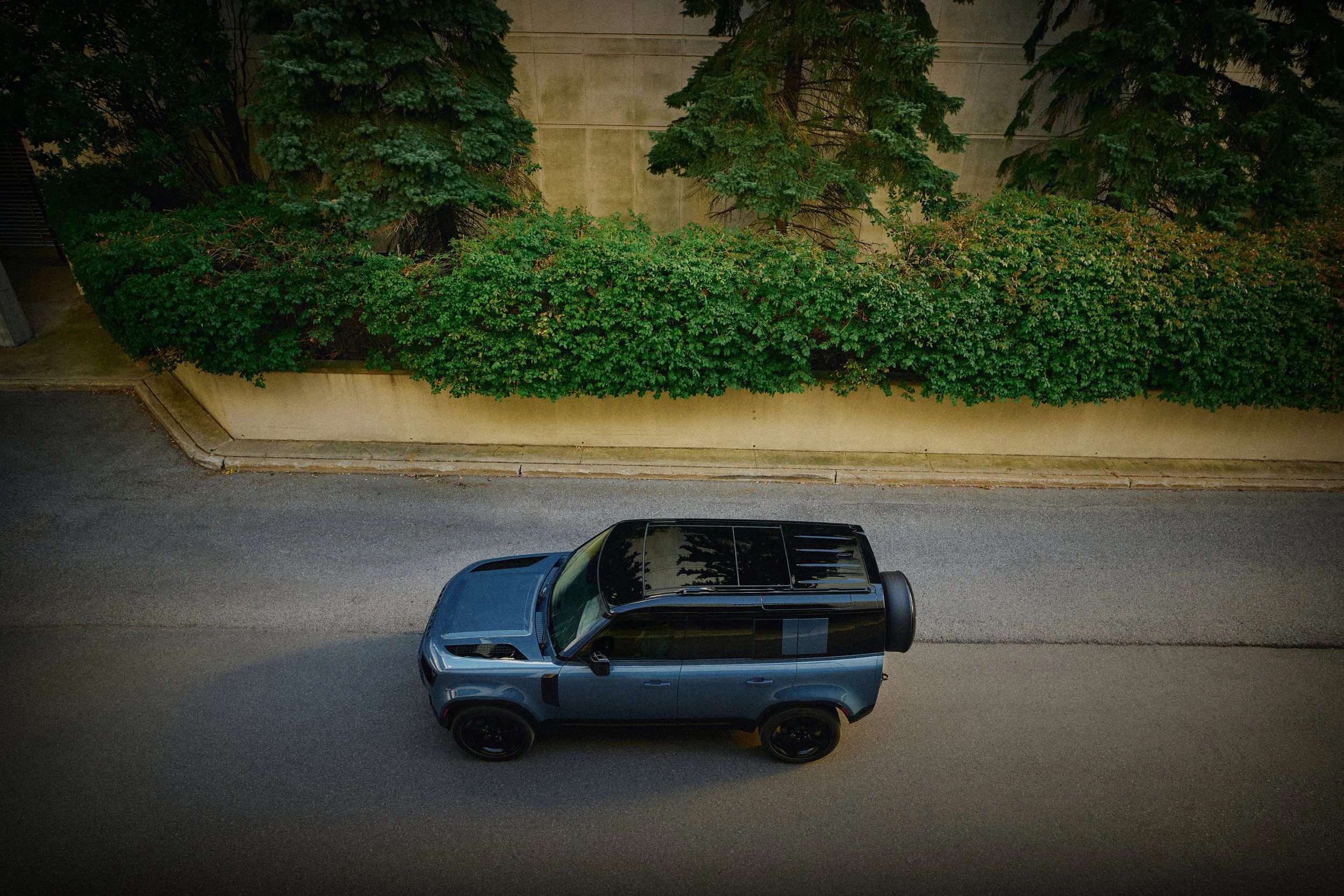 LR_Defender_2026_01FHR P.jpg