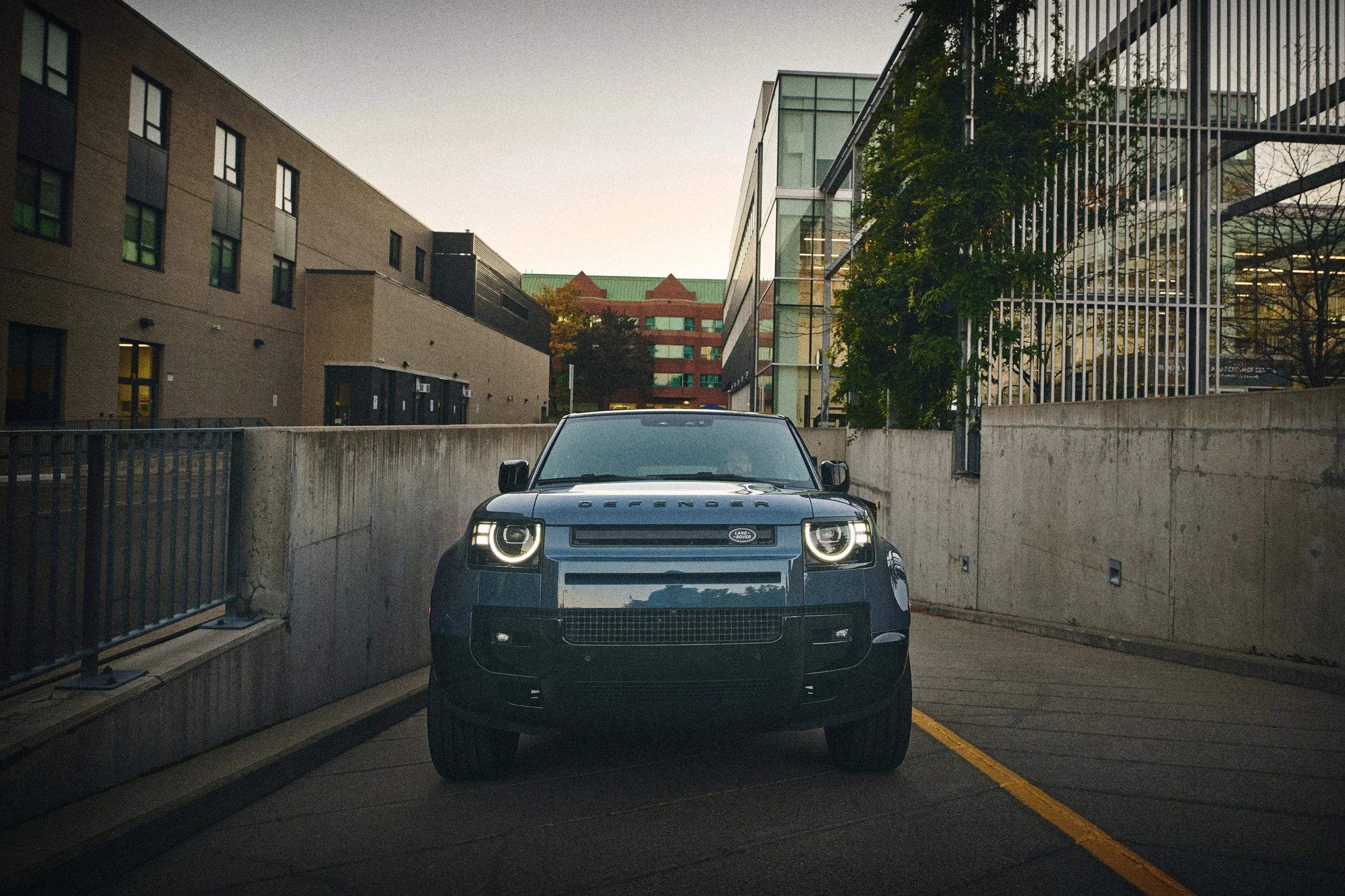 LR_Defender_2026_06FHR P.jpg