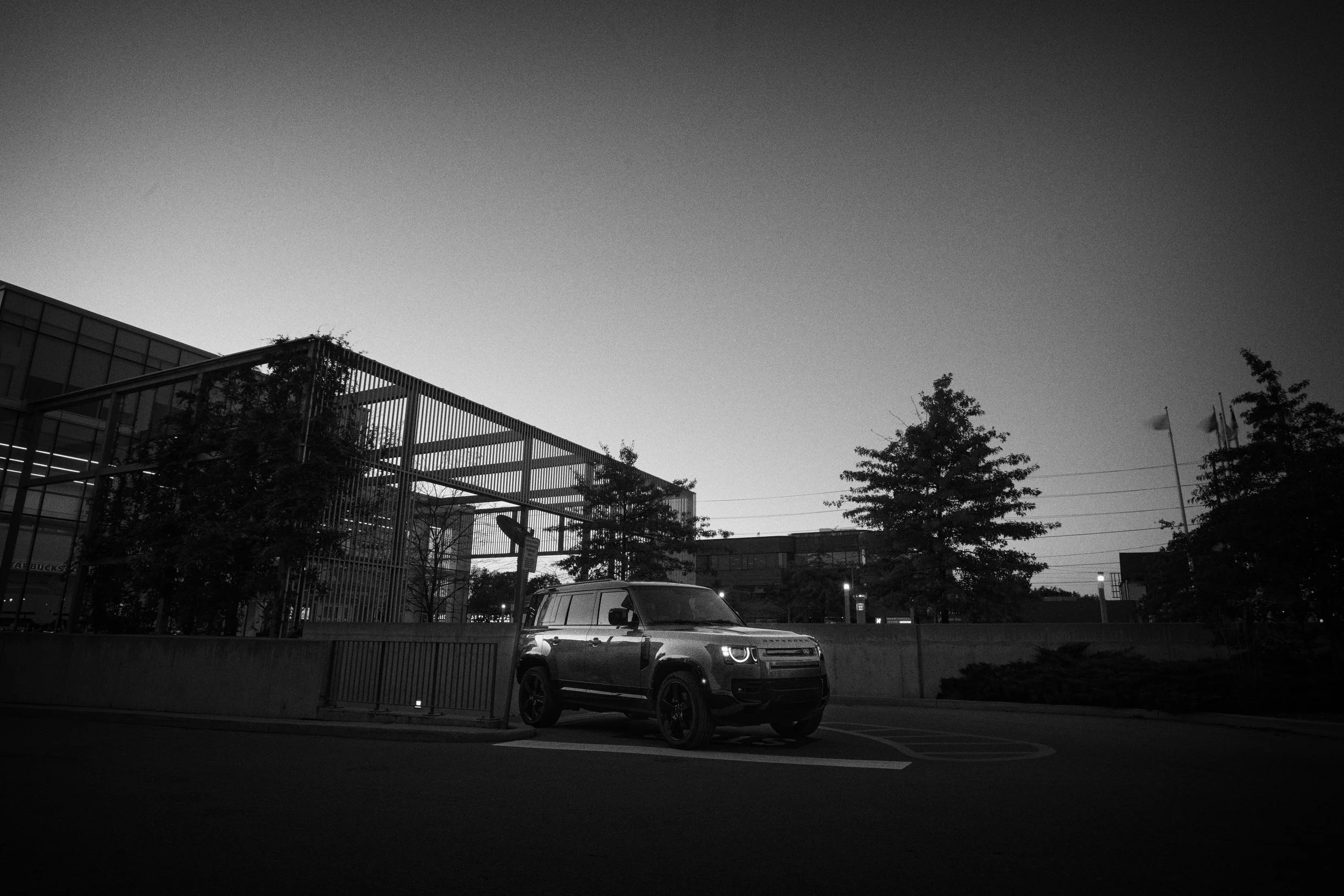 LR_Defender_2026_08FHR P.jpg
