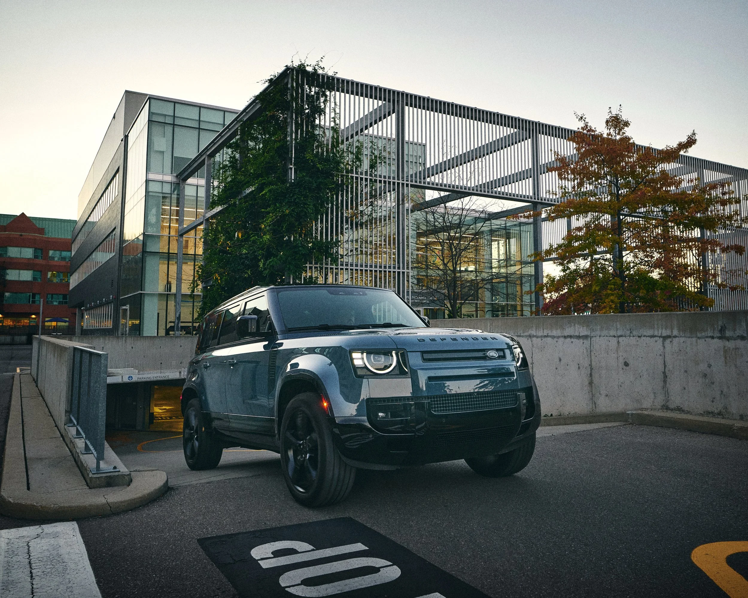 LR_Defender_2026_07FHR P1.jpg