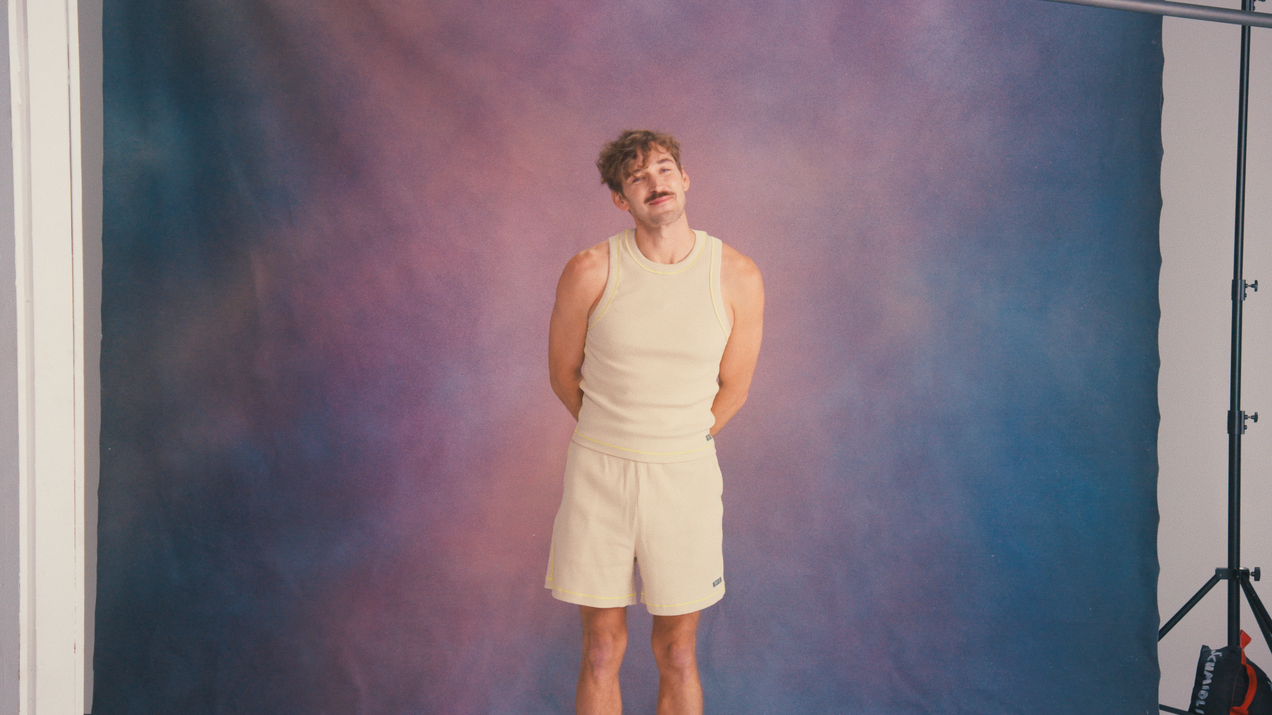 for screencaps.00_00_44_21.Still003.png