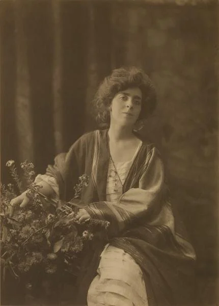 Laura Barney.jpg