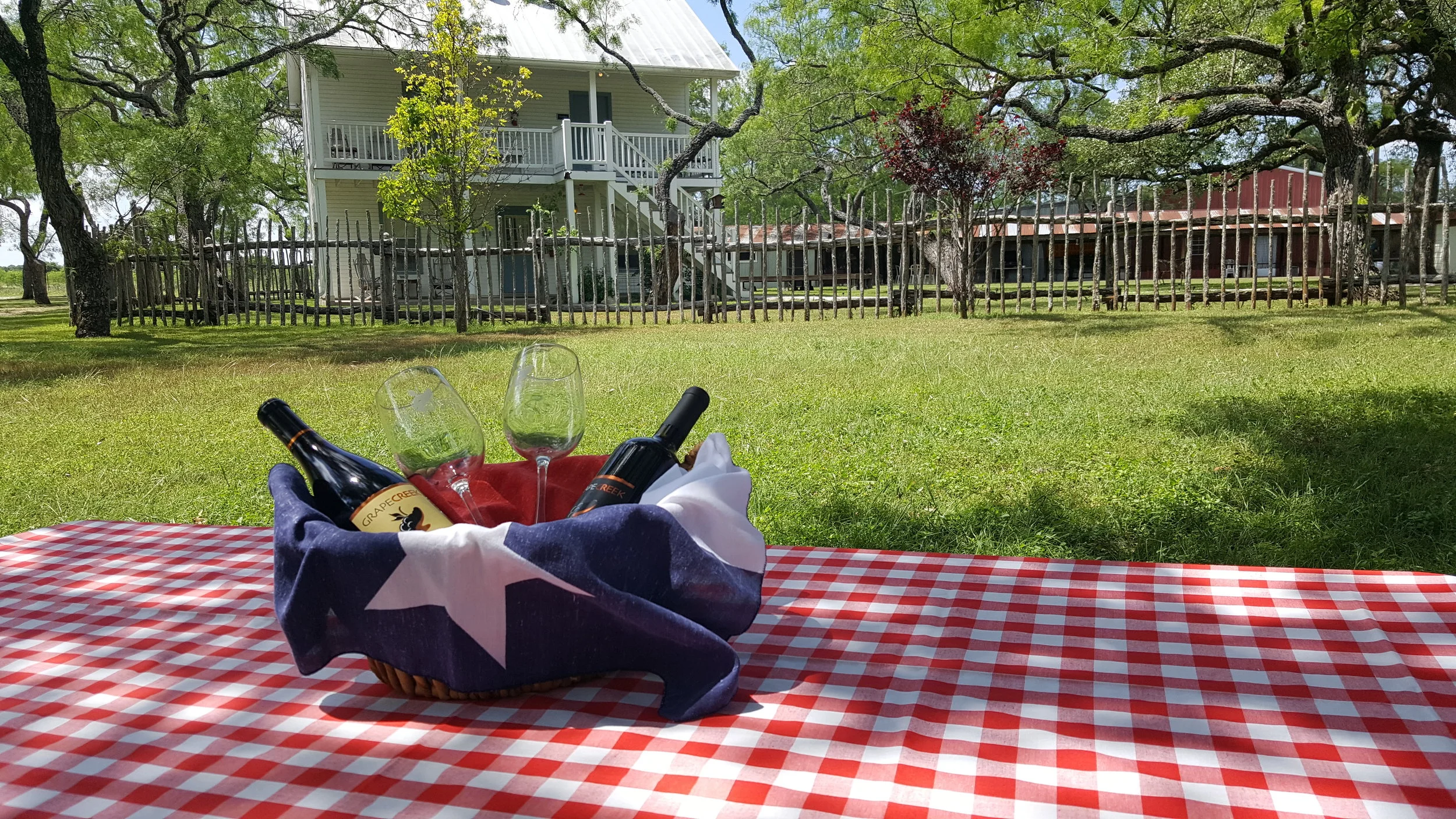 Full Moon Inn Bed and Breakfast Fredericksburg Texas