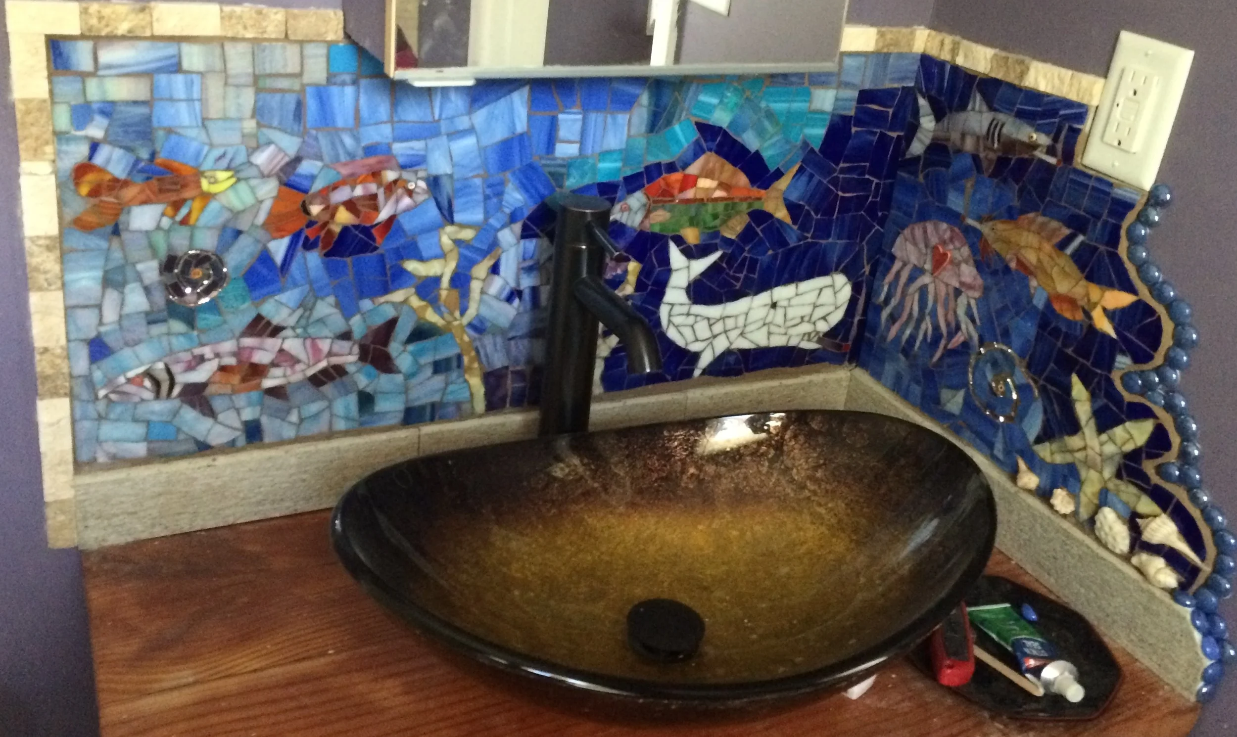 under sea bathroom backsplash