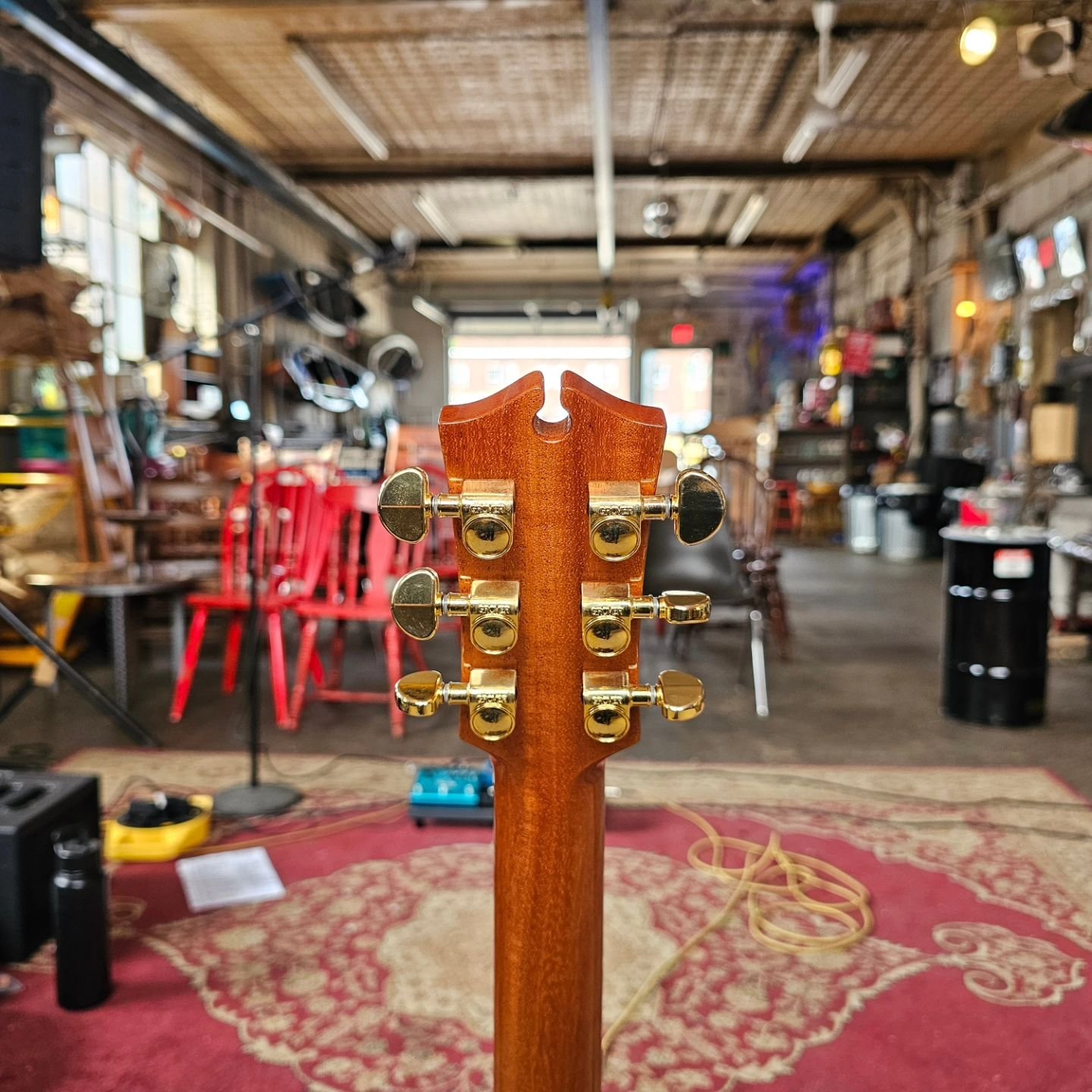 Getting ready to play @jenksbuilding if you're in Cuyahoga Falls area come on out!

#jenks1929 #cuyahogafalls #fingerstyleguitar #guitar #livemusic #cleveland