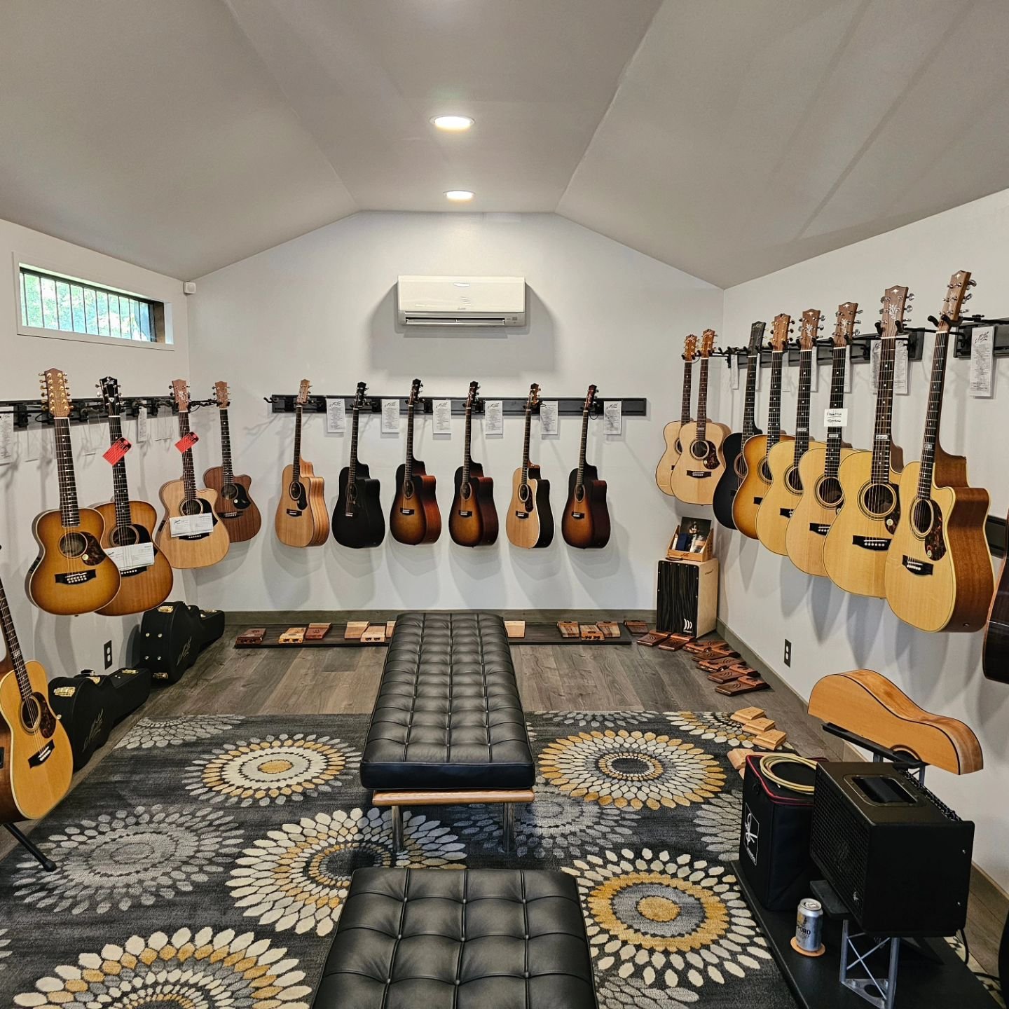 Stopped by my favorite guitar store while in Nashville! @artisanguitars @matonguitars
