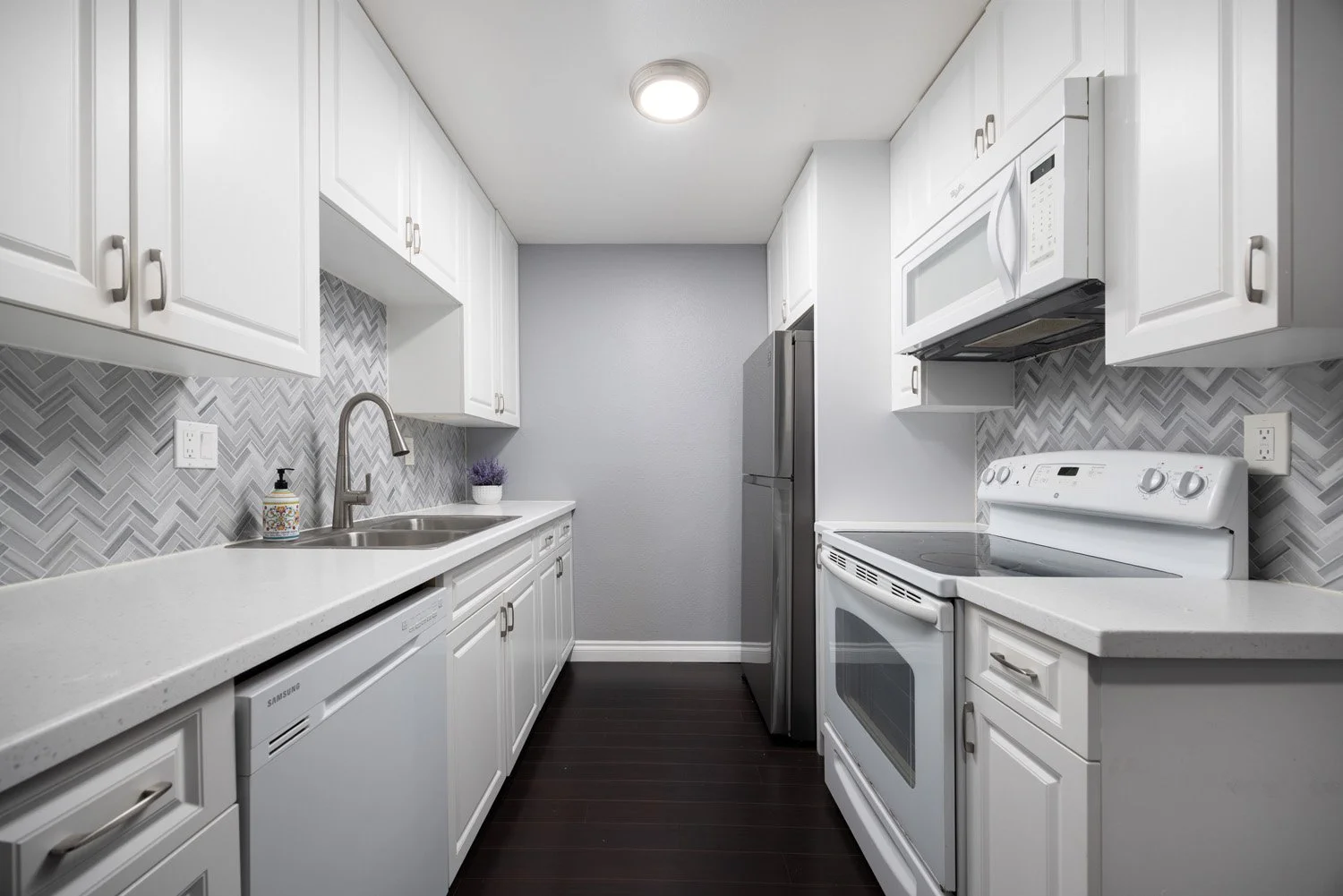 1000 W MacArthur Blvd_3483.jpg