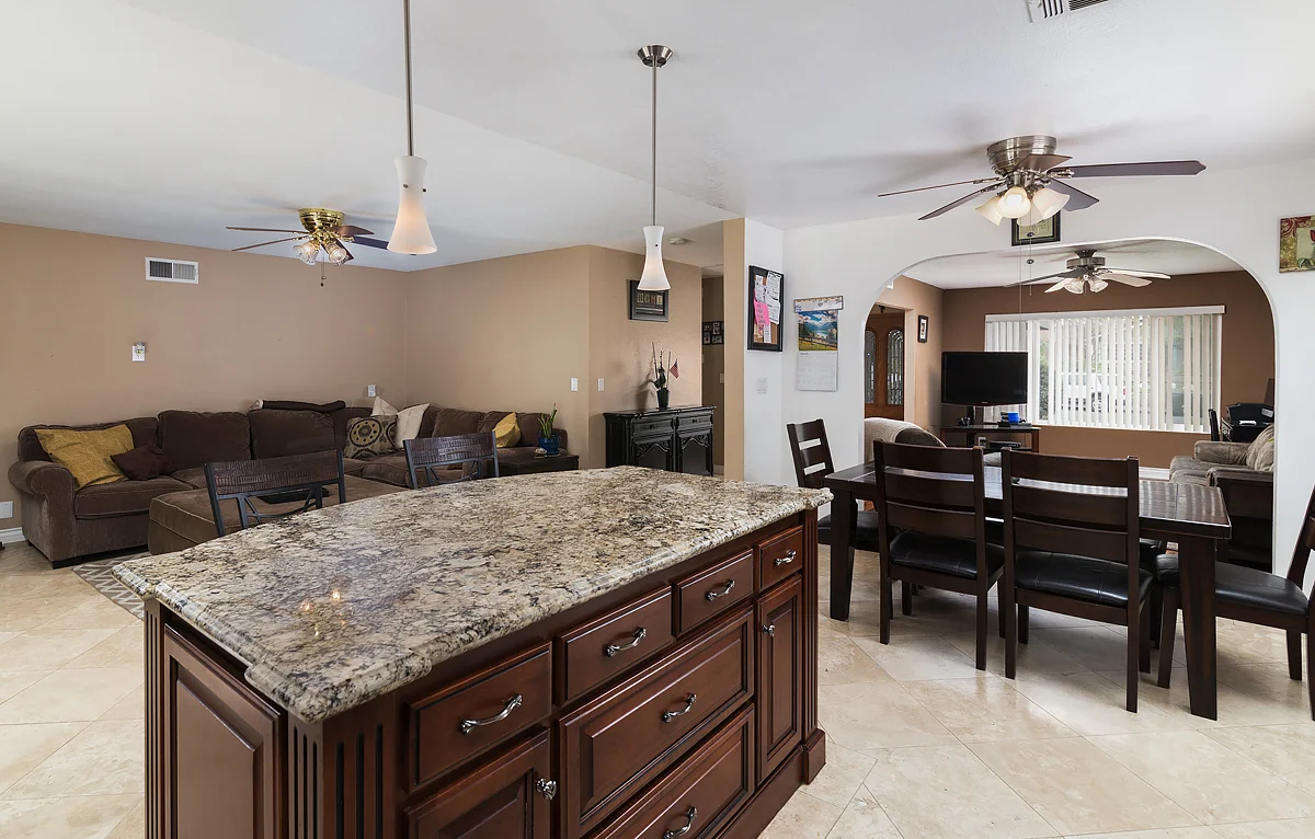 17351 Marda Ave_0262.jpg
