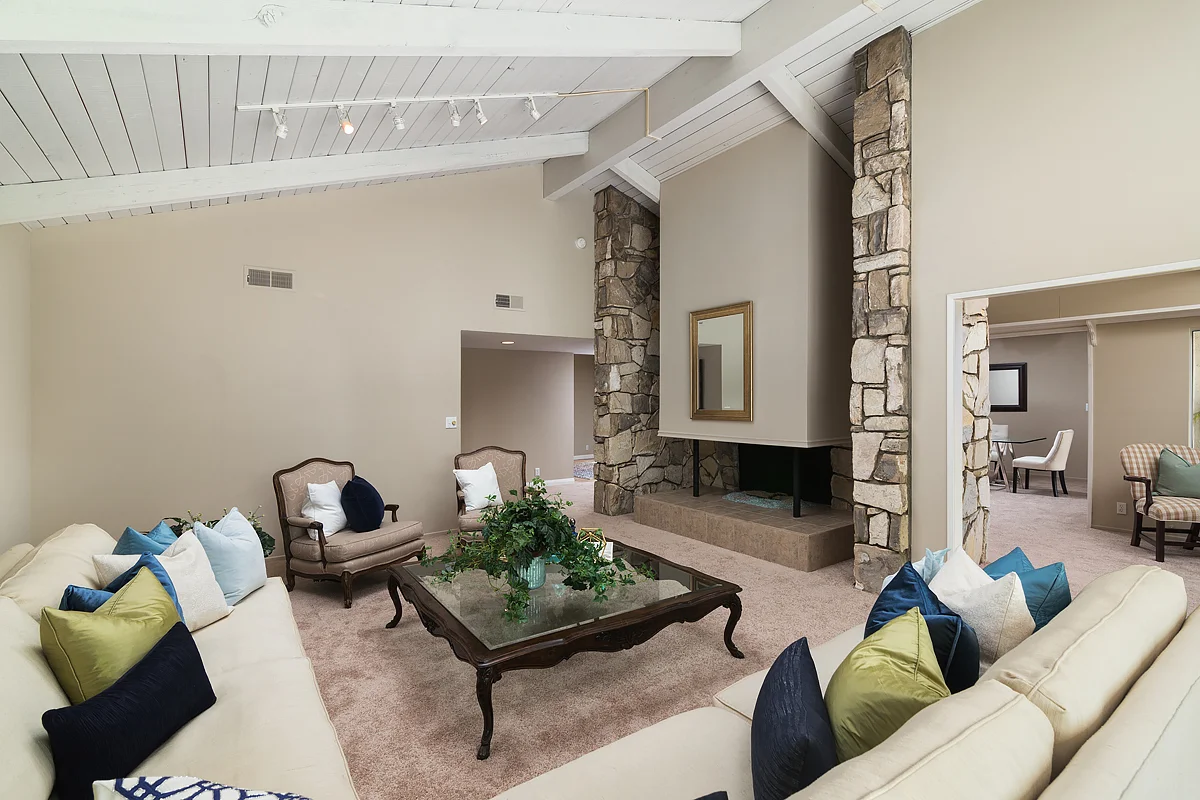 14041 Livingston St_0118.jpg