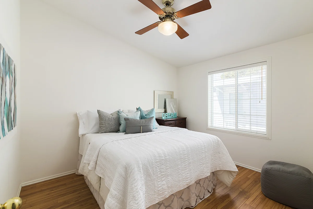 5200 Irvine Blvd_0270.jpg