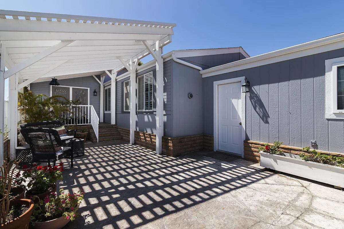 5200 Irvine Blvd_0518.jpg