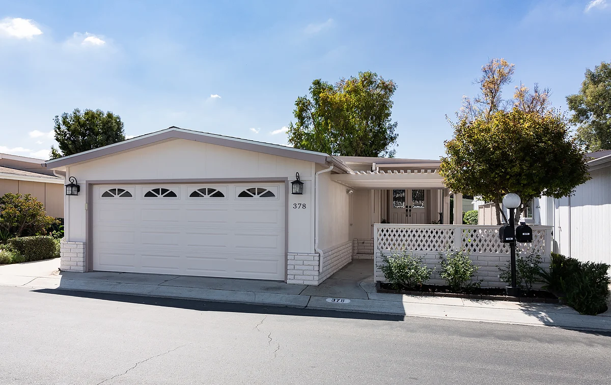 5200 Irvine Blvd_0444-HDR.jpg