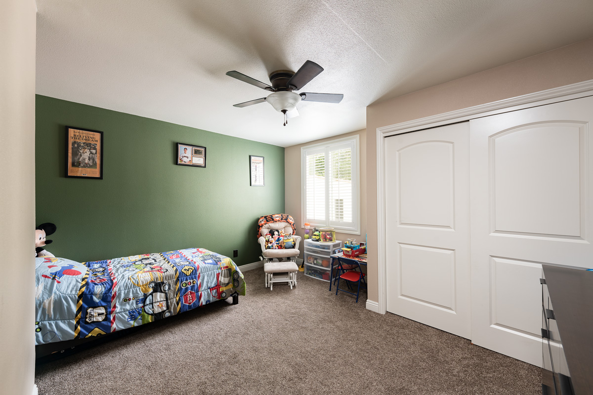 790 Cathart Ave 057.jpg
