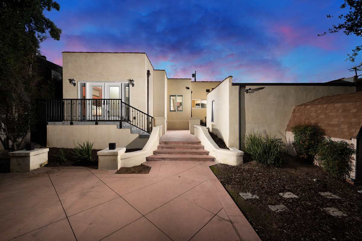 790 Cathart Ave 156.jpg