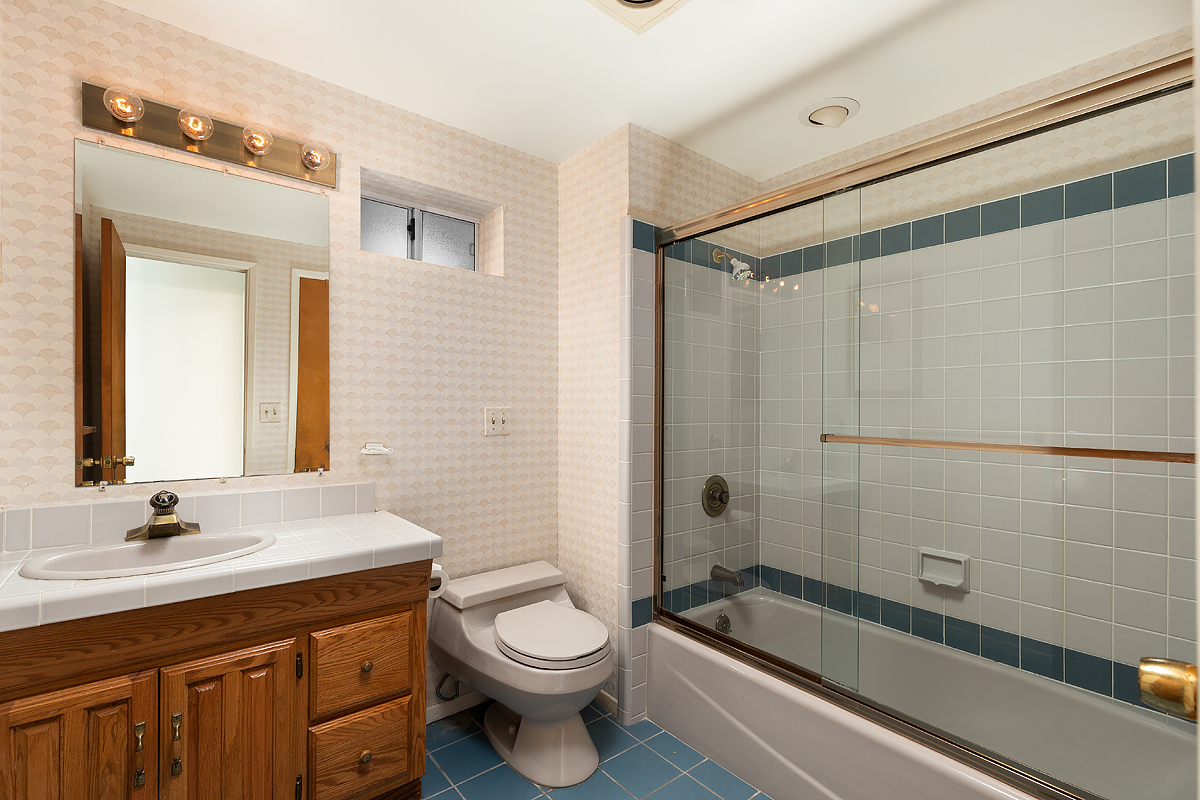 1662 Foothill Blvd_0139.jpg
