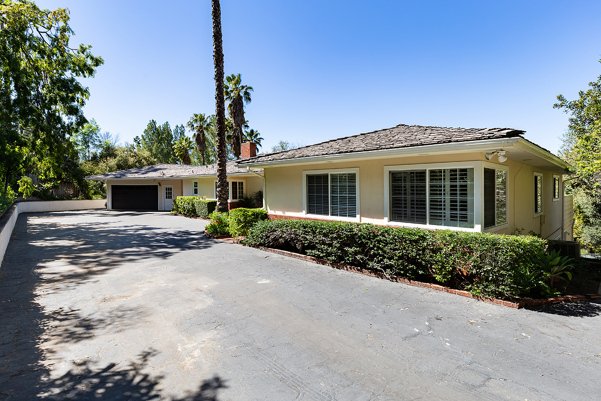 1662 Foothill Blvd_0462-HDR.jpg