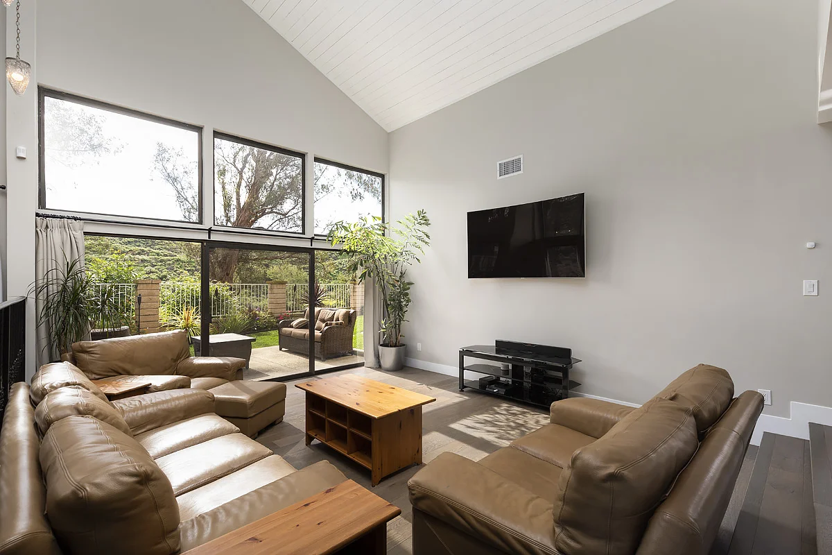 10189 Overhill Dr_0208.jpg
