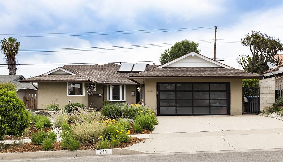 2561 Wilshire Avenue_0404.jpg