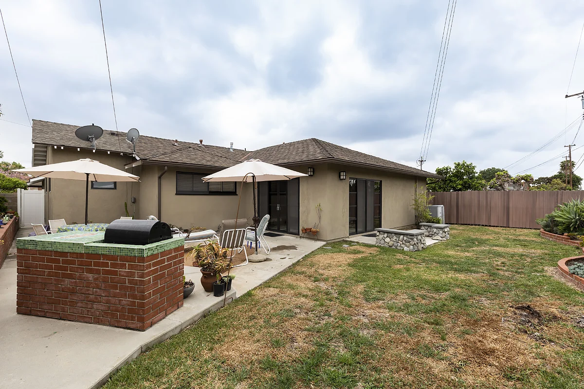 2561 Wilshire Avenue_0382.jpg
