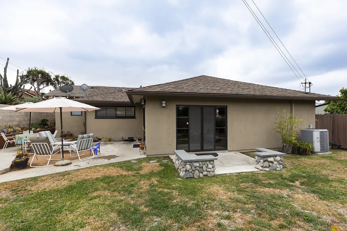2561 Wilshire Avenue_0384.jpg