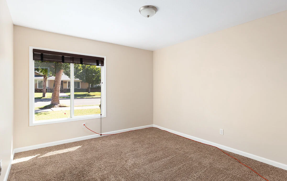 2292 N Glennwood St_0062.jpg
