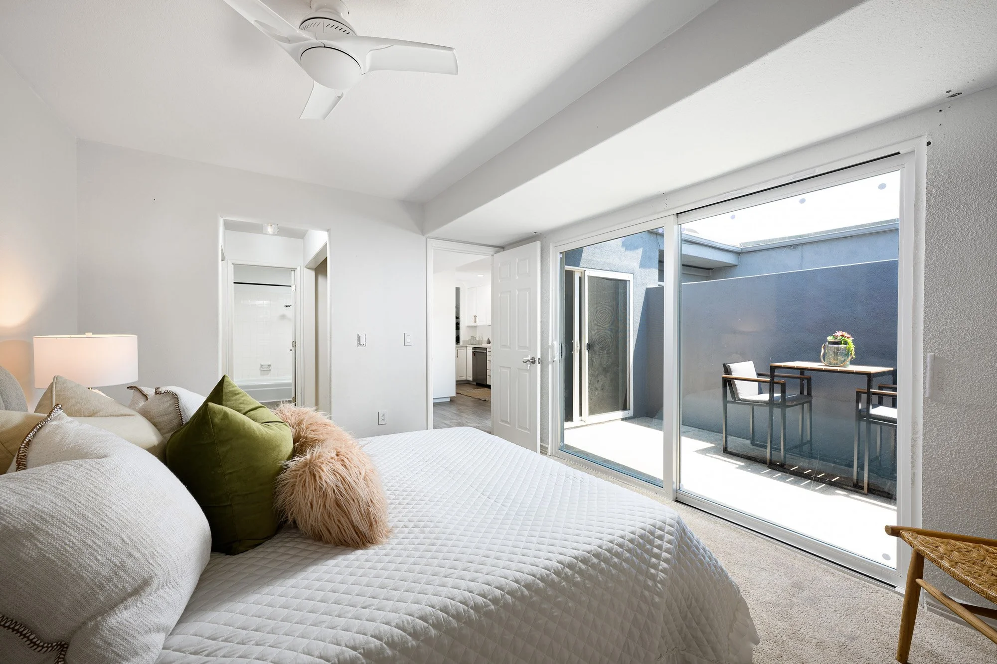 2334 Richmond Way_013.jpg
