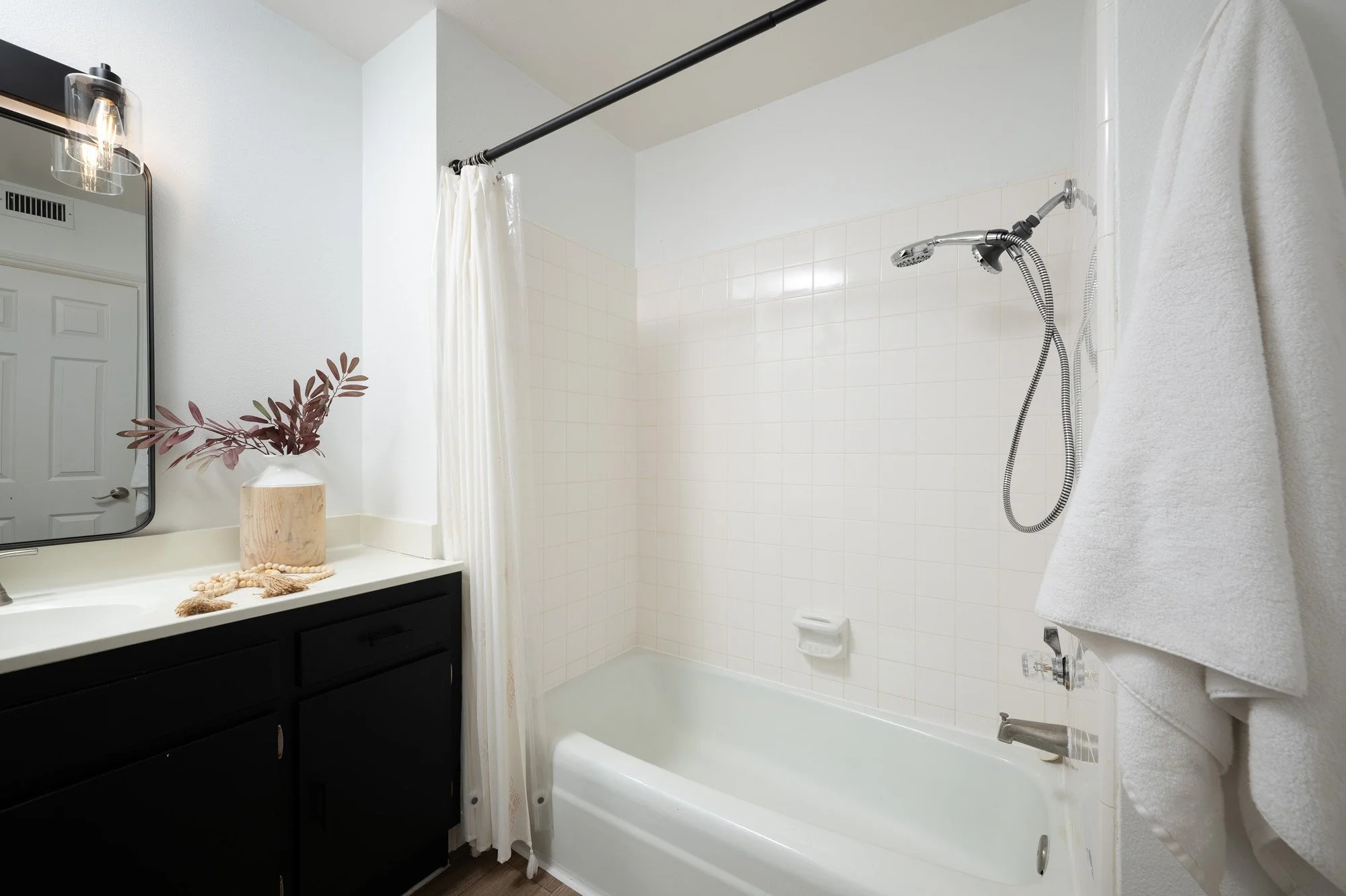 2334 Richmond Way_016.jpg
