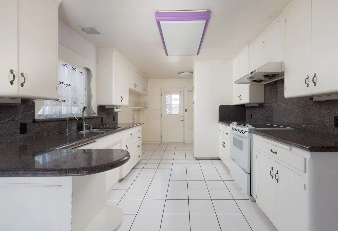 11211 Newport Ave 0246.jpg