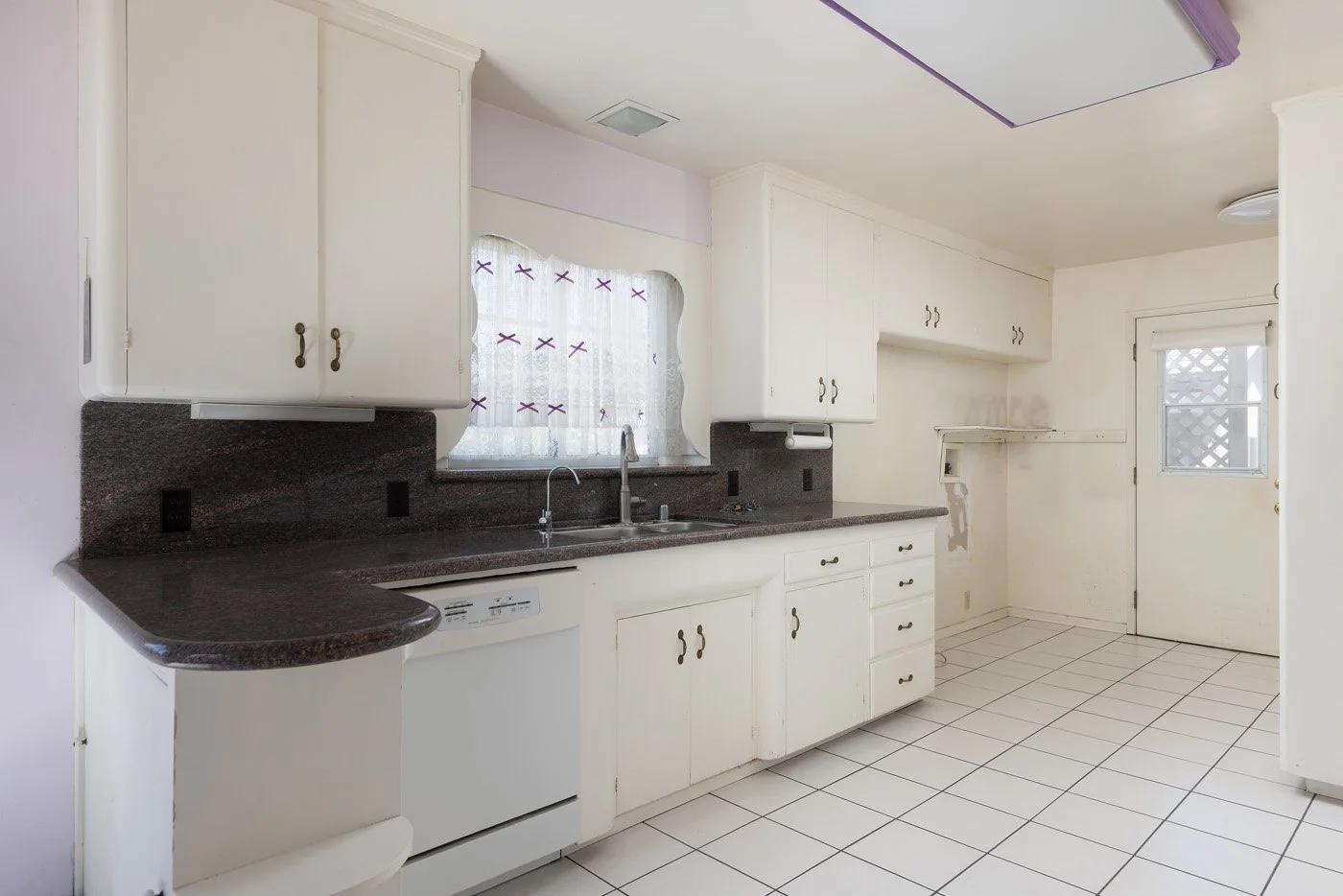 11211 Newport Ave 0247.jpg