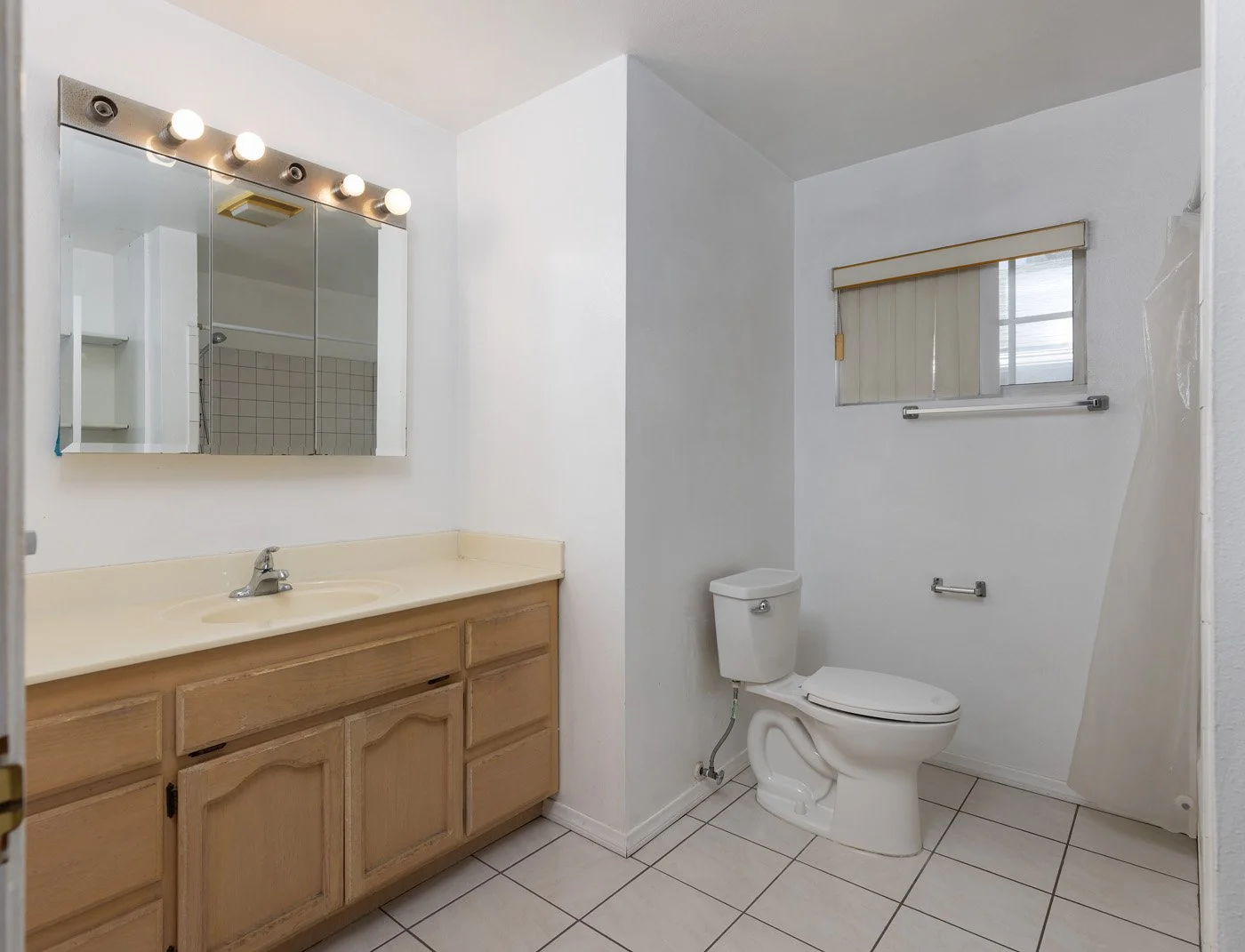11211 Newport Ave 0252.jpg