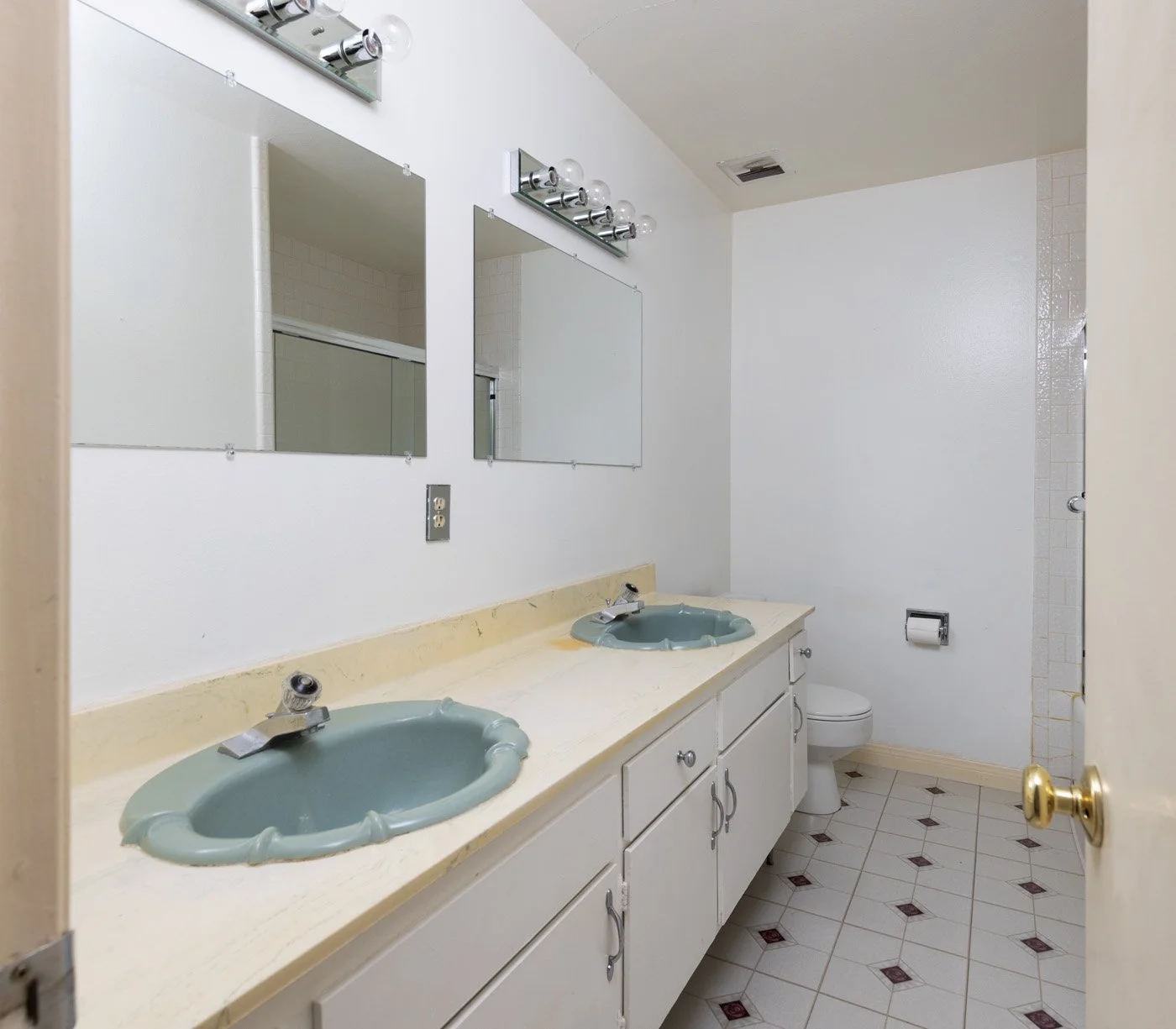 1909 Evergreen Ave 0656.jpg