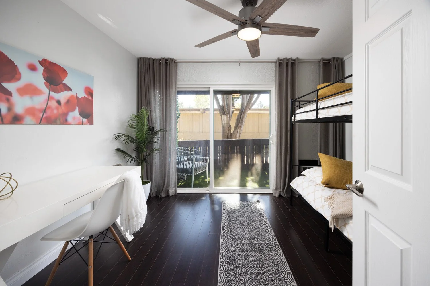 1000 W MacArthur Blvd_3511.jpg