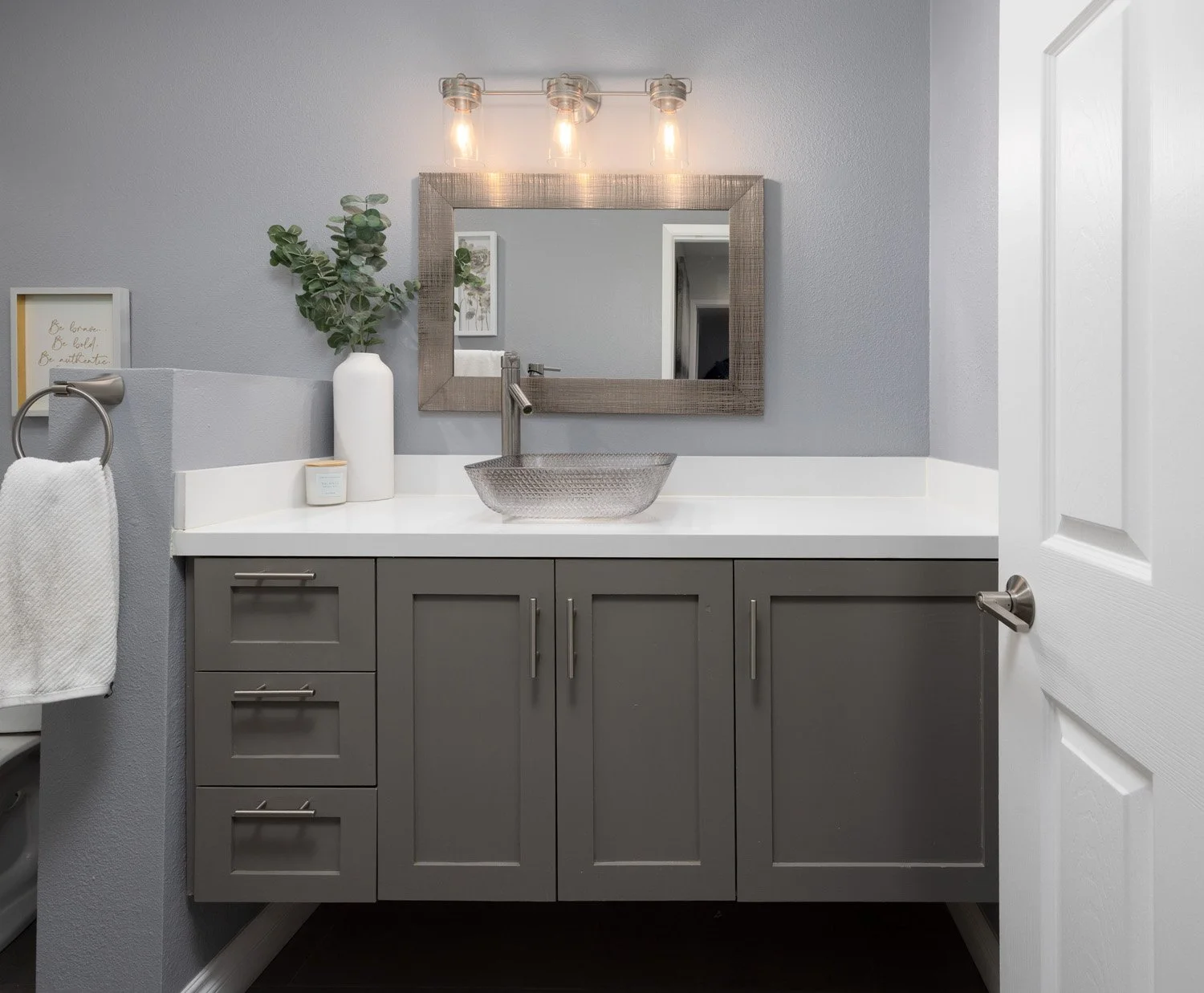 1000 W MacArthur Blvd_3544.jpg