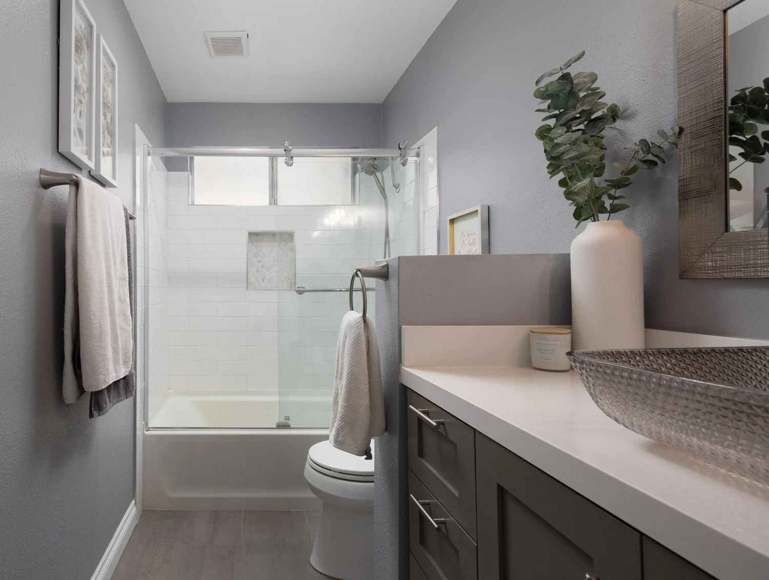 1000 W MacArthur Blvd_3553.jpg