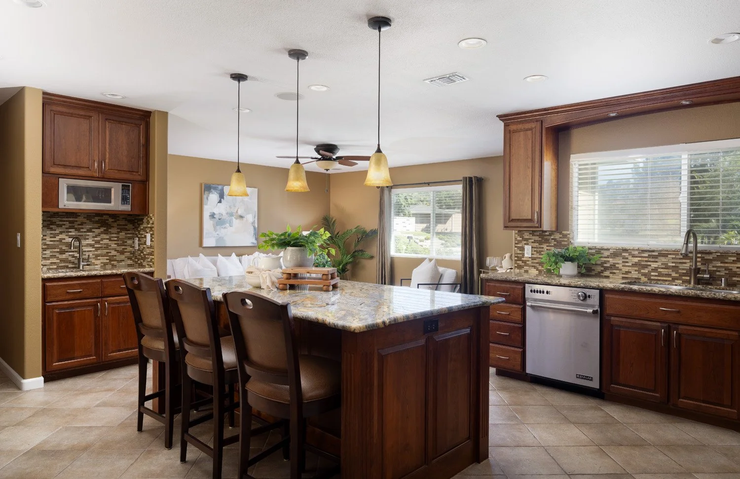 1032 St John Pl 0949.jpg