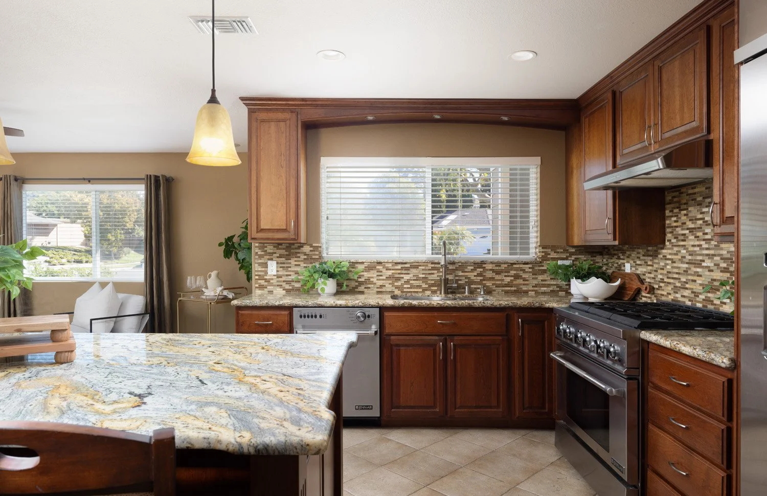 1032 St John Pl 0950.jpg