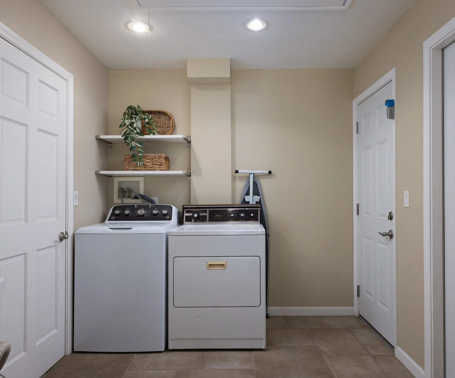 1032 St John Pl 0963.jpg