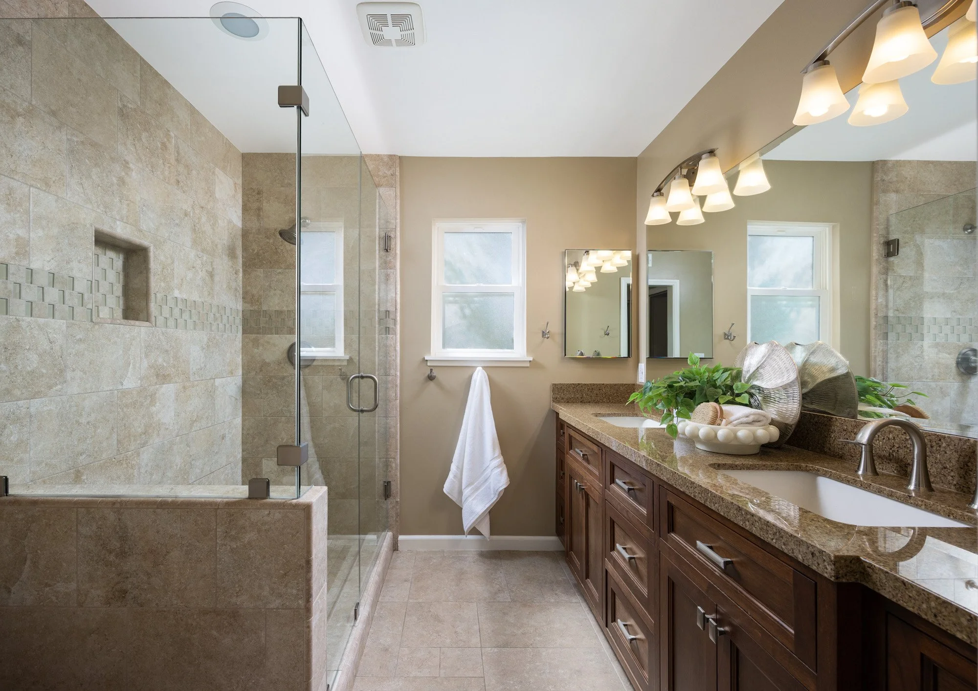 1032 St John Pl 0001.jpg