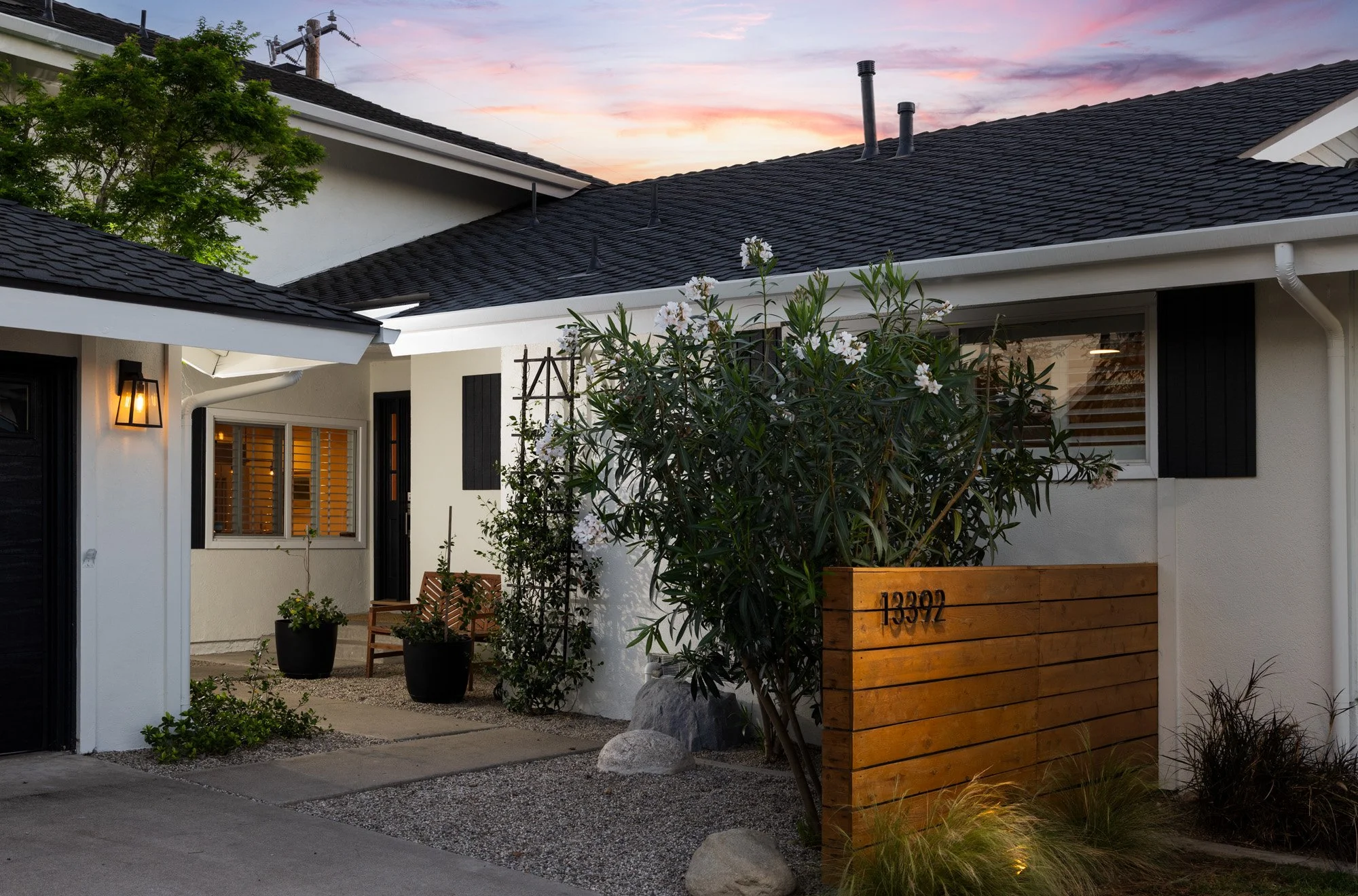 13392 Farmington Rd 0005.jpg