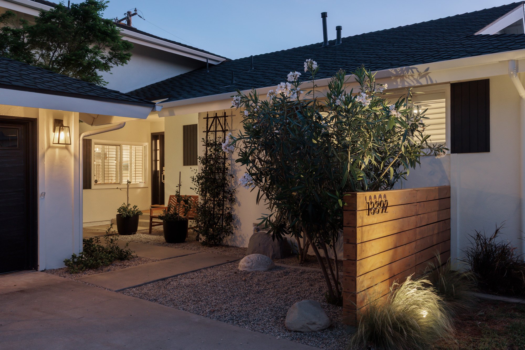 13392 Farmington Rd 0010.jpg