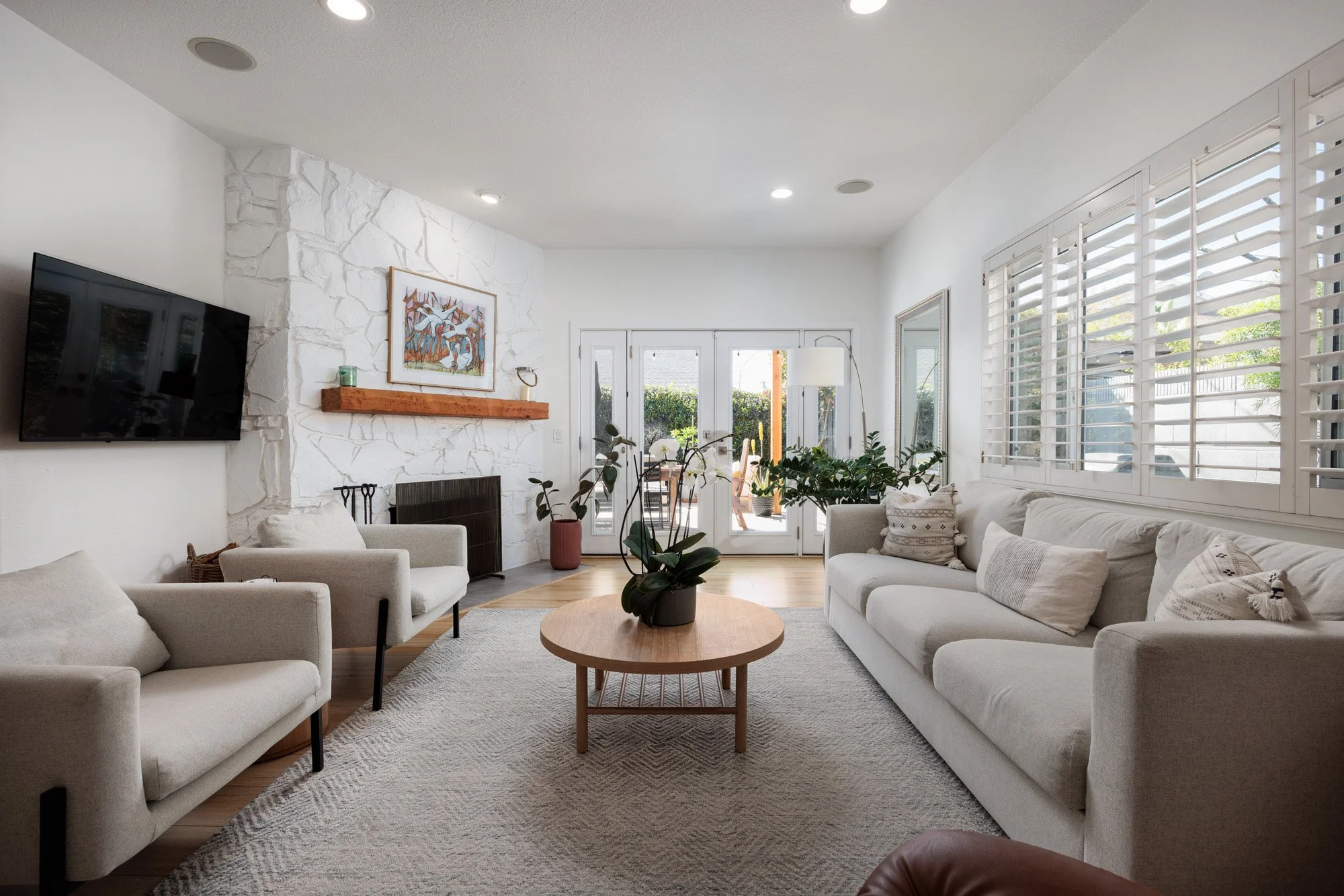 13392 Farmington Rd 0018.jpg