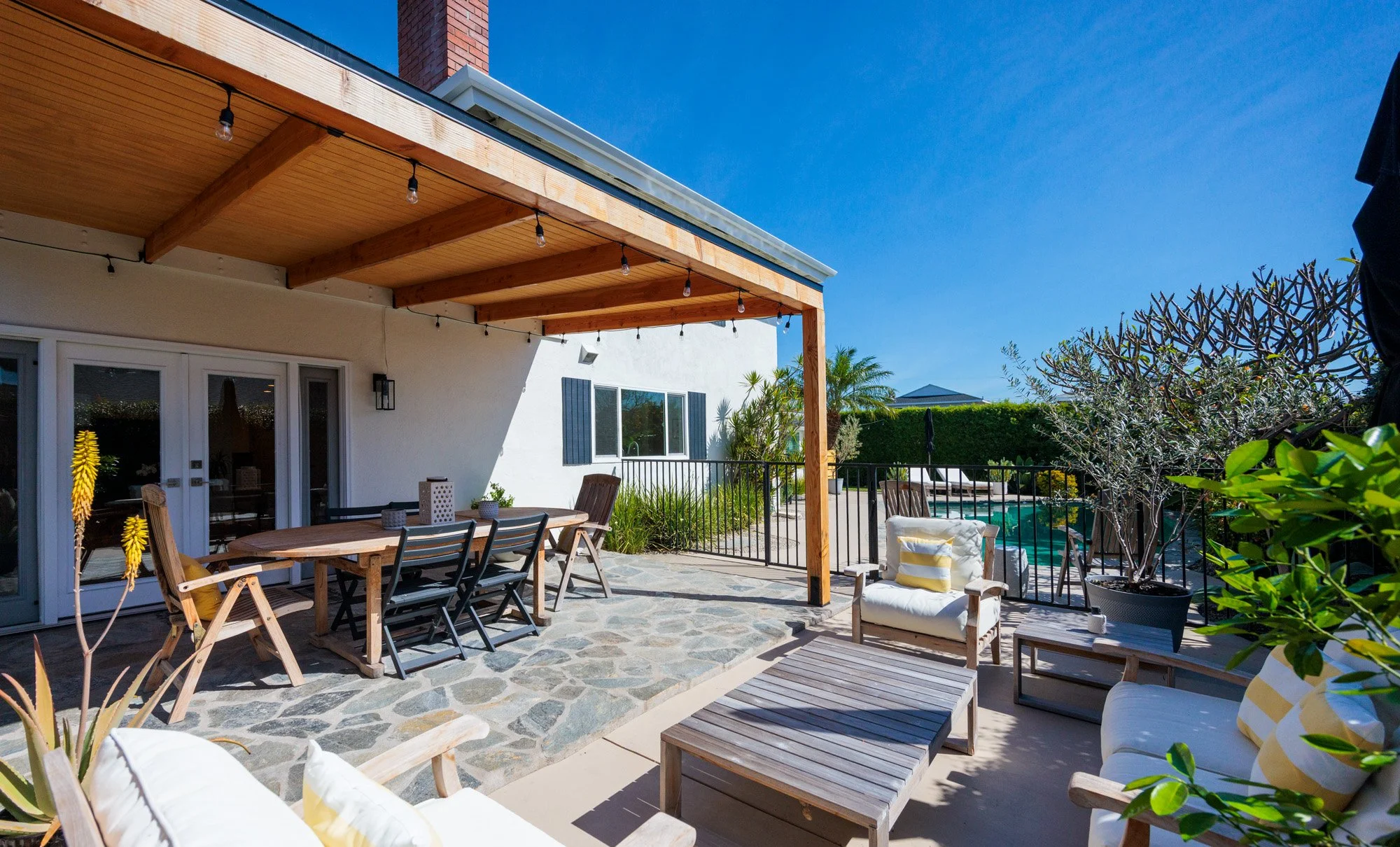 13392 Farmington Rd 0039.jpg