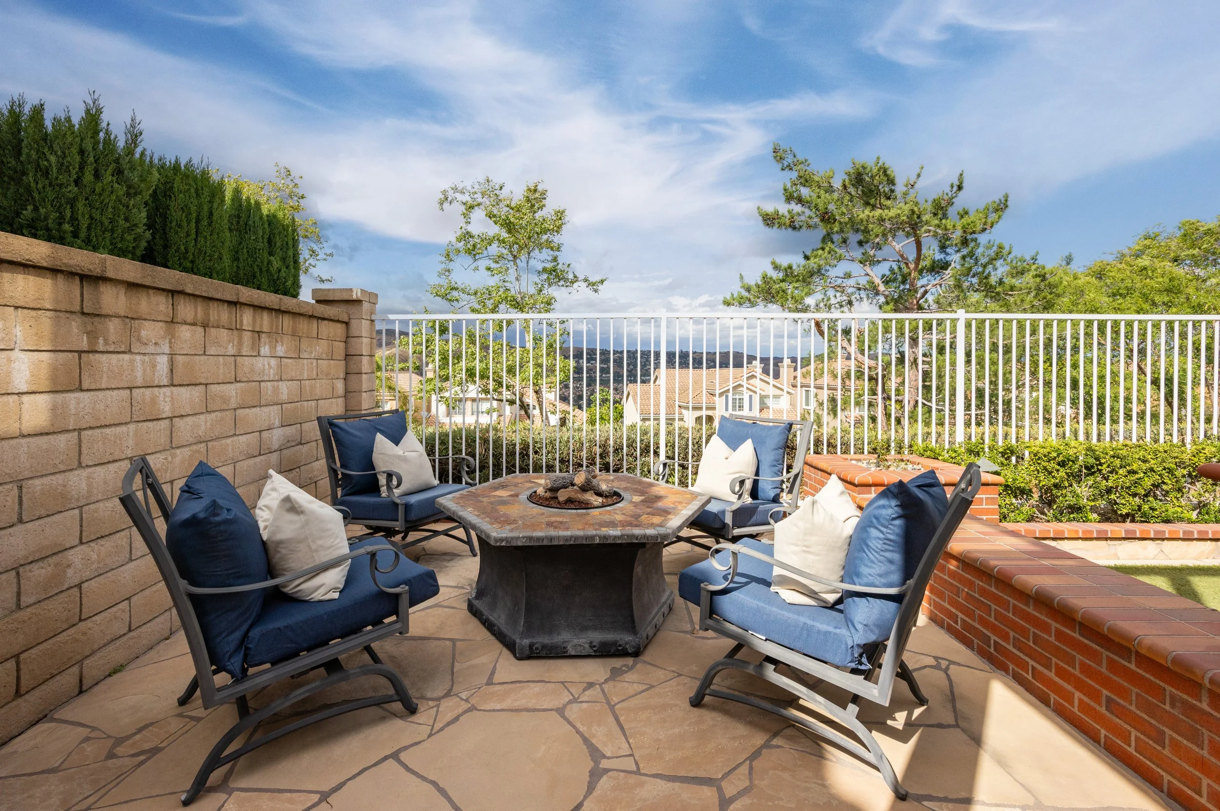 547 S Eveningsong Ln 0600.jpg