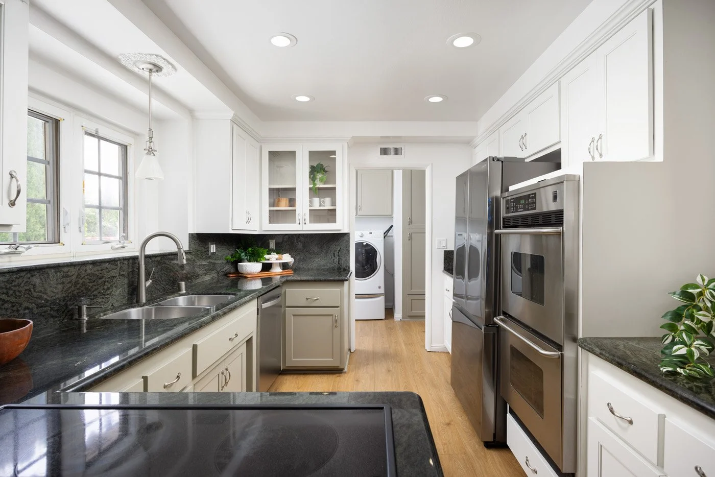 1262 Andrews St 0161.jpg